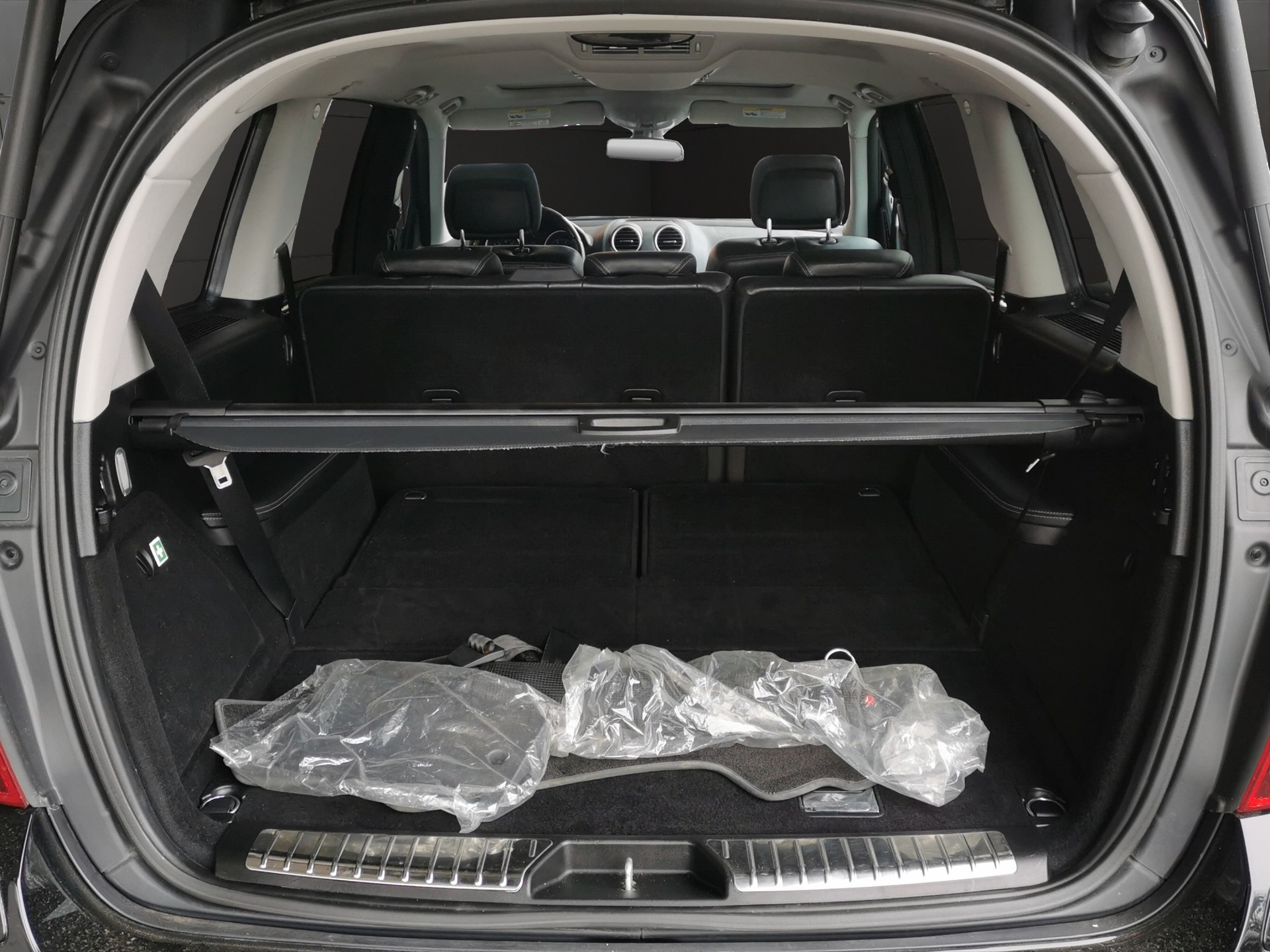 MERCEDES-BENZ GL 550 4Matic 7G-Tronic-image-8