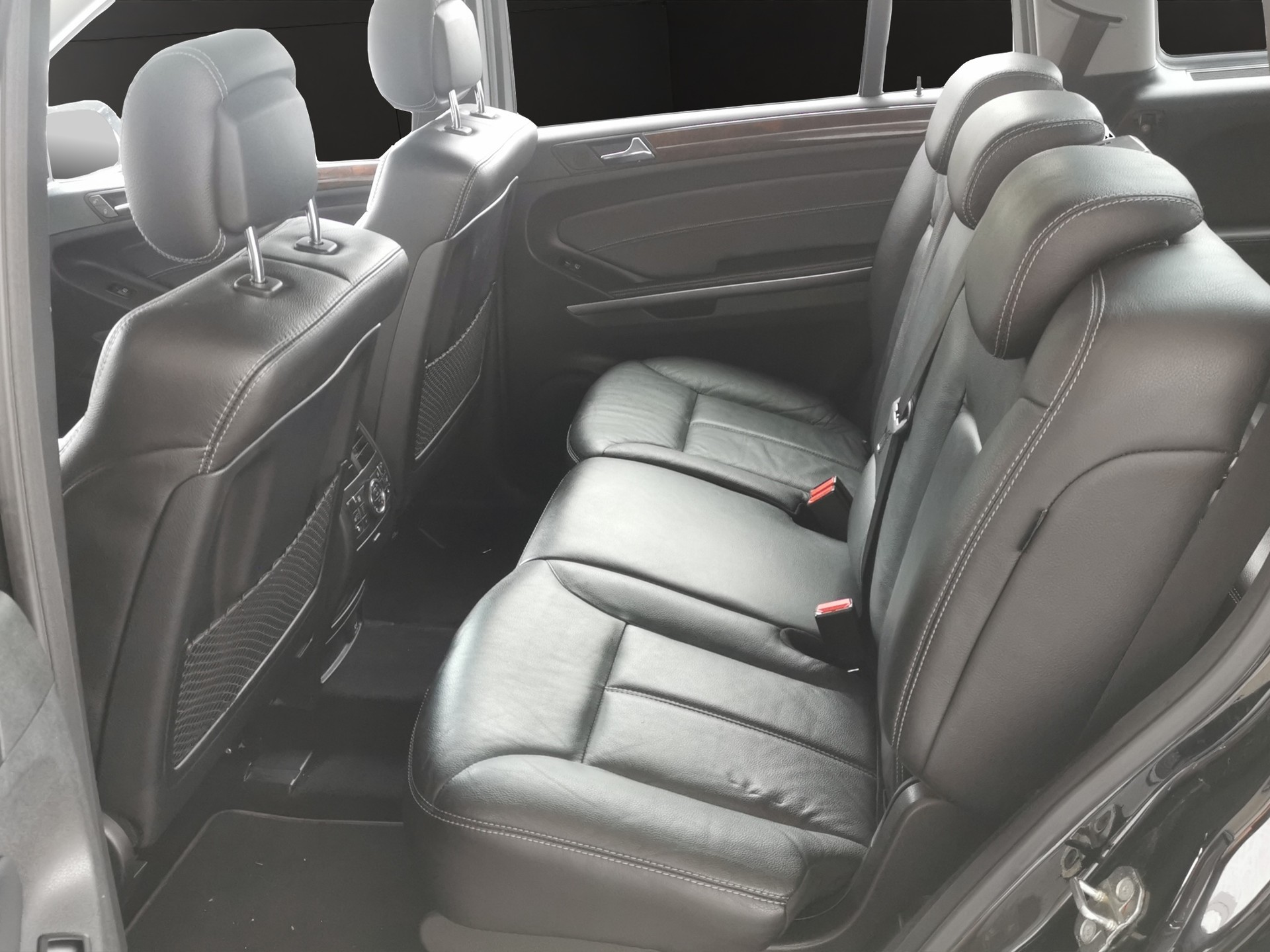 MERCEDES-BENZ GL 550 4Matic 7G-Tronic-image-15