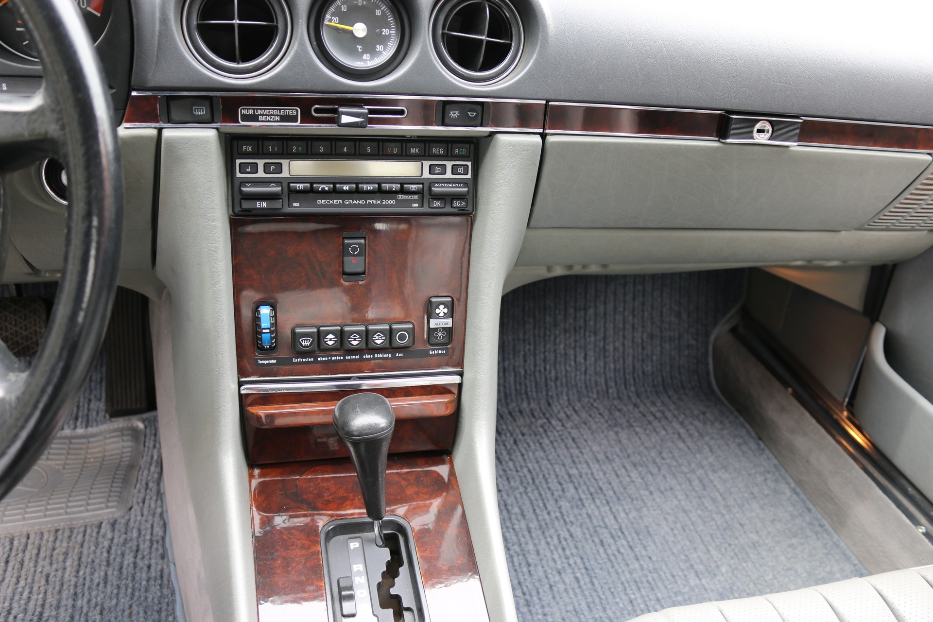 MERCEDES-BENZ SL 500-image-8