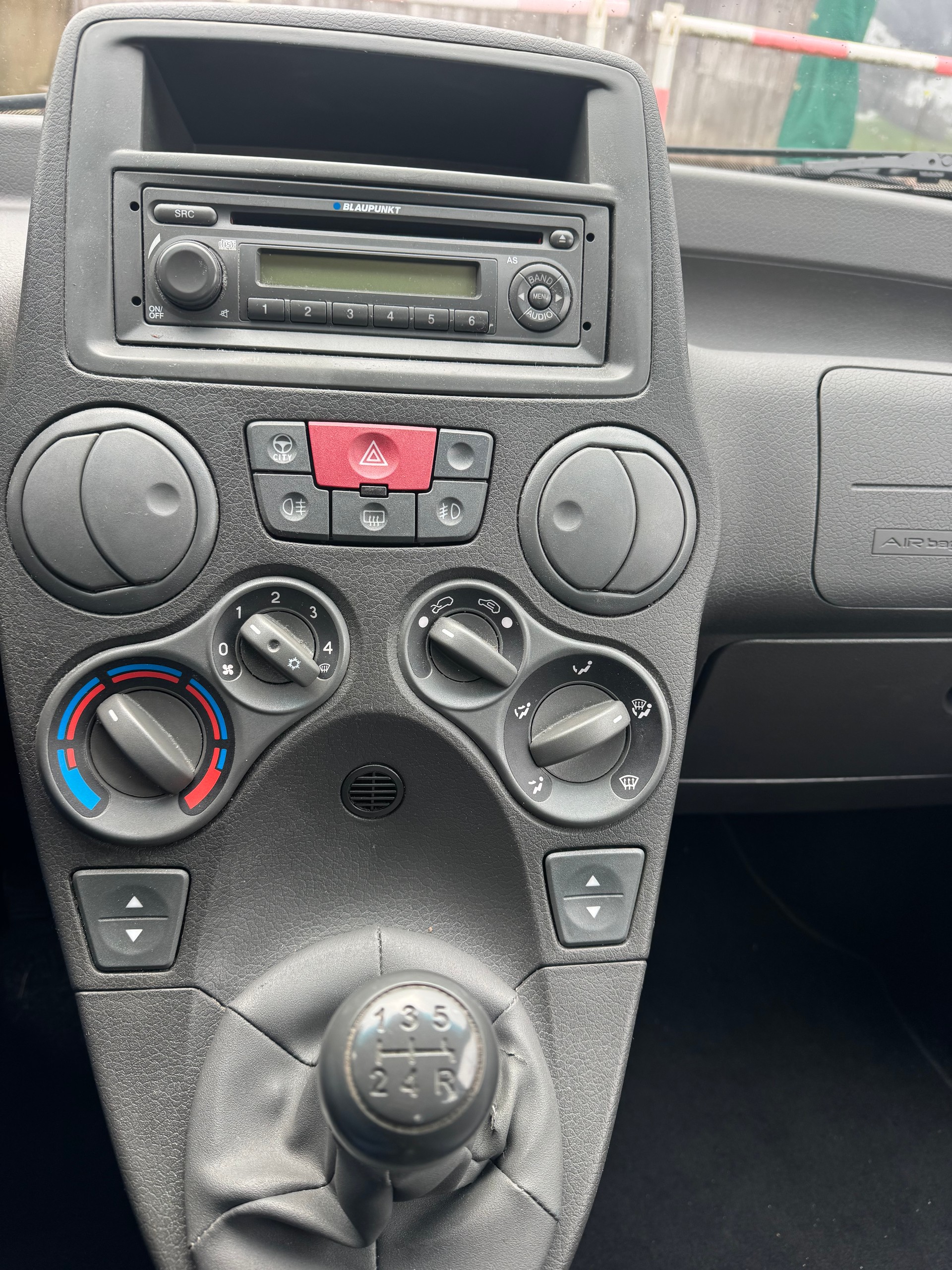 FIAT Panda 1.2 Emotion-image-9