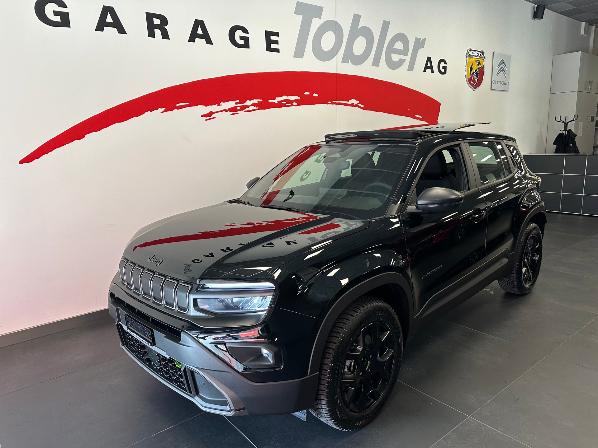 JEEP Avenger 1.2 Turbo MHEV Upland Plus Sky 4xe-showroom-element-3