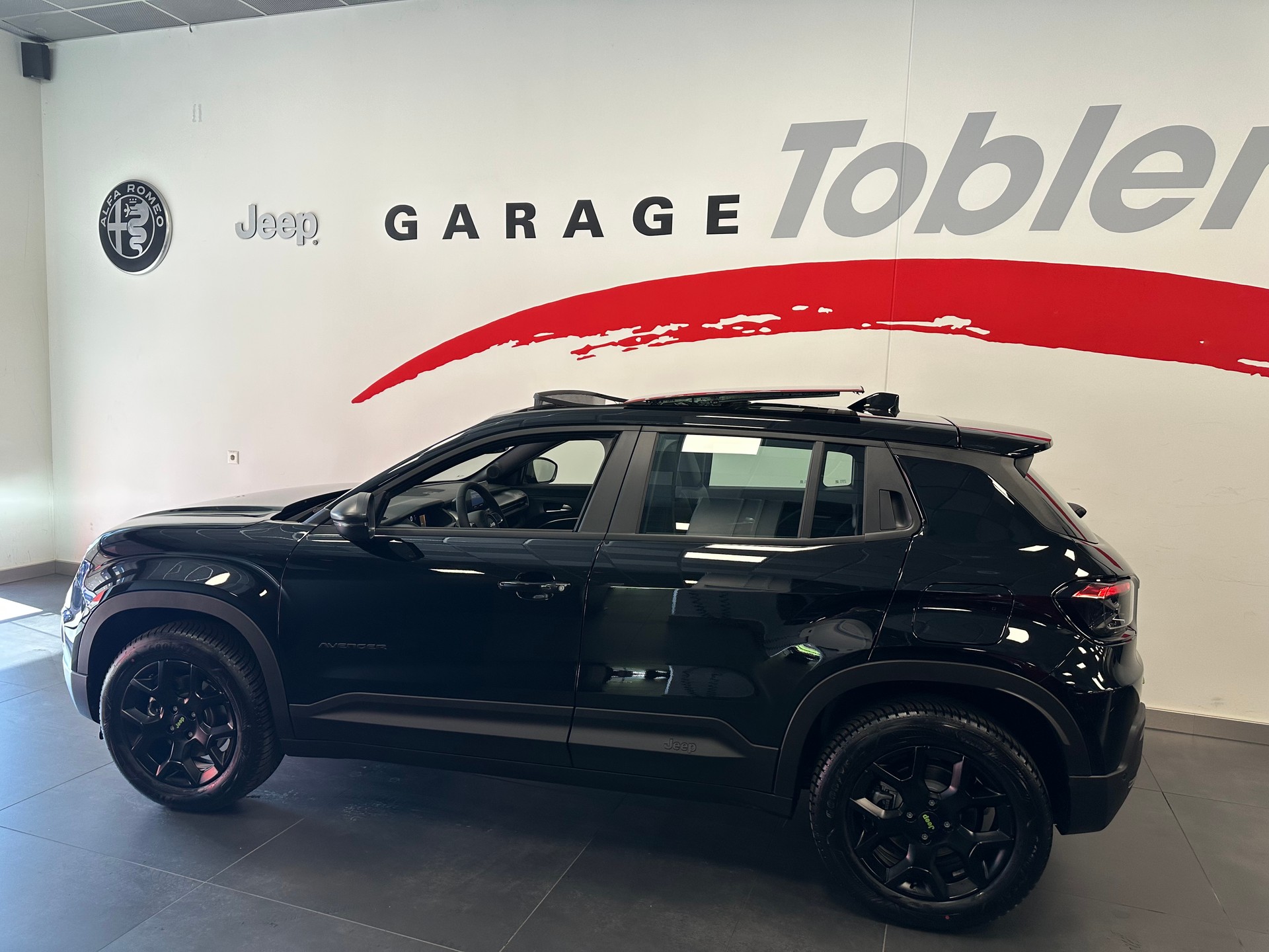 JEEP Avenger 1.2 Turbo MHEV Upland Plus Sky 4xe-image-8