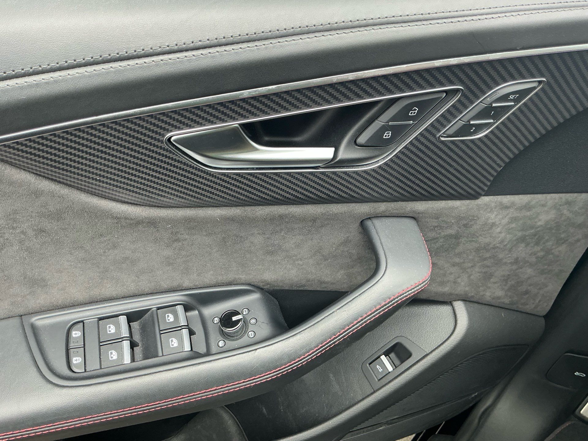 AUDI RS Q8 4.0 TFSI QUATTRO *** KERAMIK BREMSEN & 5 JAHRE AUD WERKSGARANTIE ***-image-25