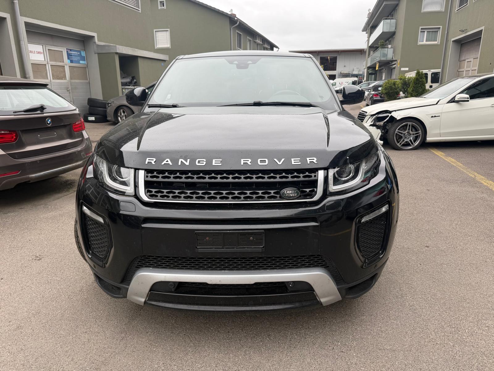 LAND ROVER Range Rover Evoque 2.0 TD4 SE Dynamic AT9-image-2