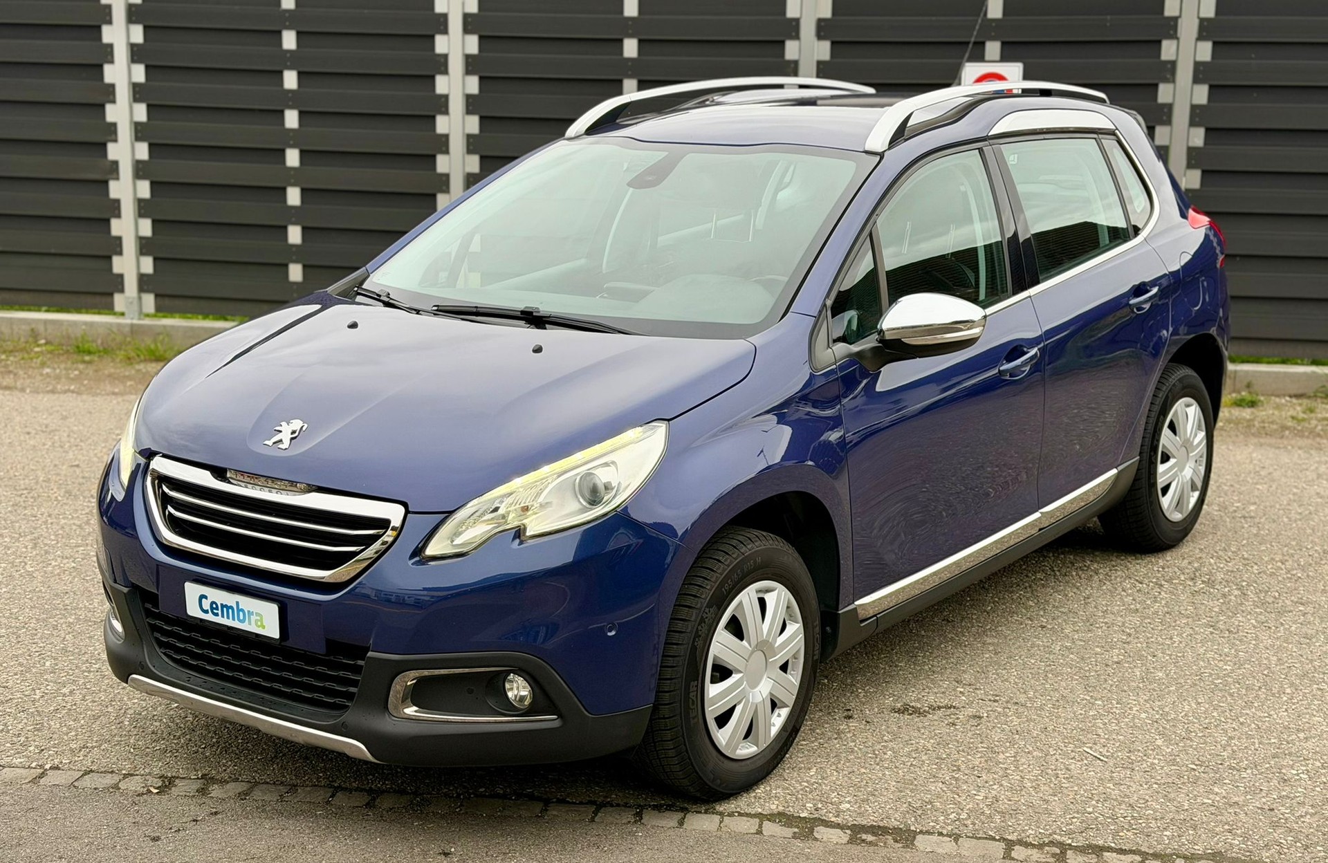PEUGEOT 2008 1.2 PureTech Allure-image-2