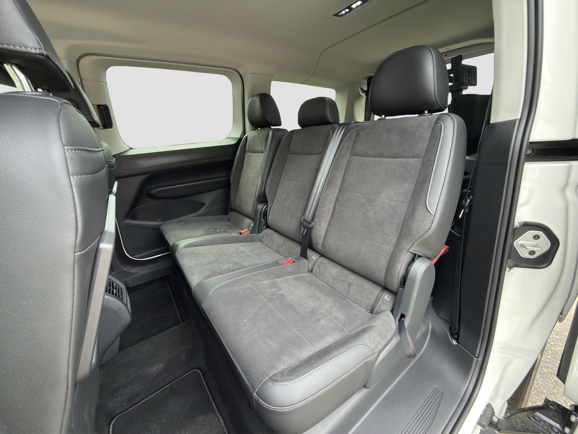 VW Caddy Maxi 1.5 TSI Life DSG-image-25
