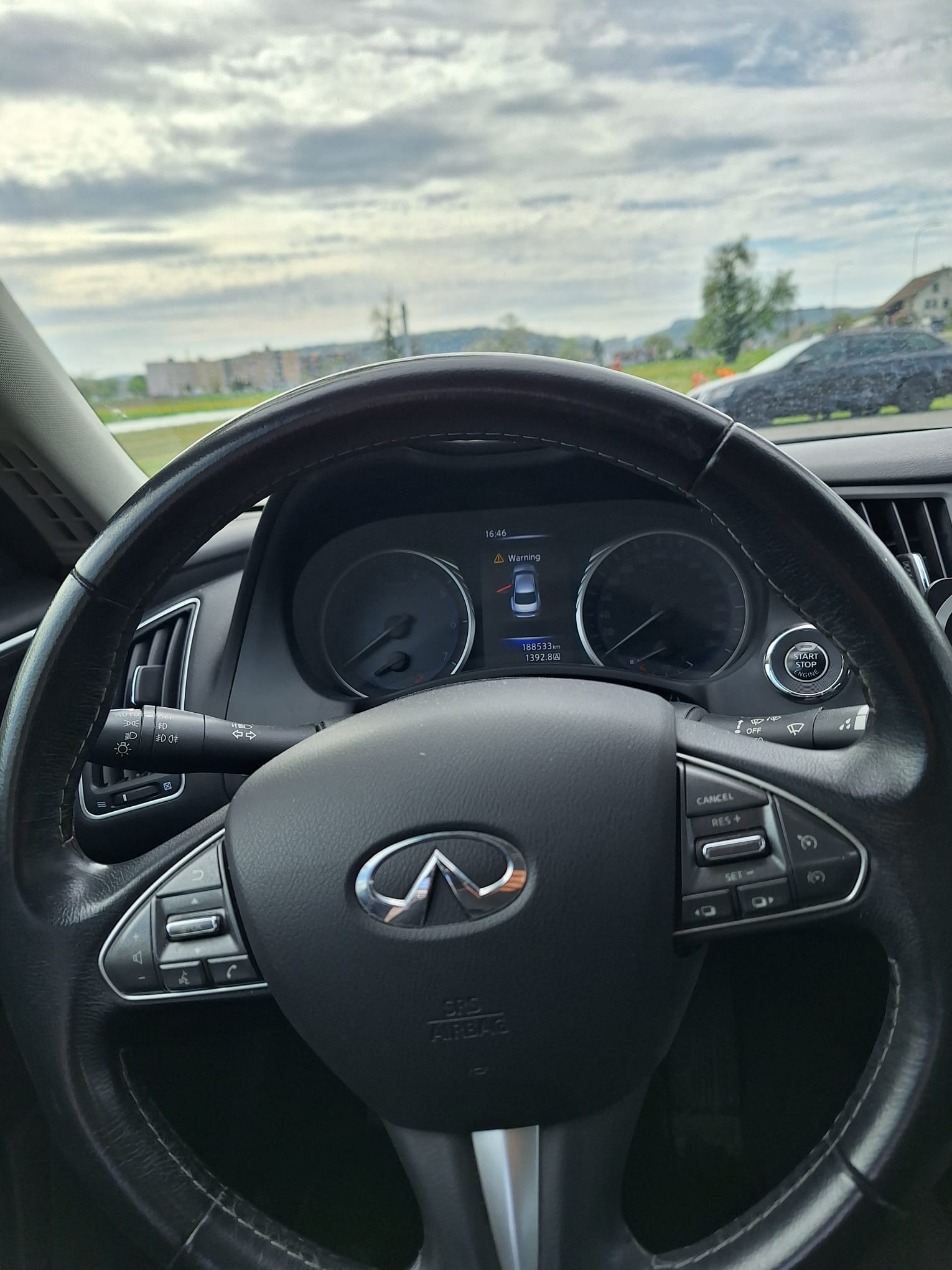 INFINITI Q50 2.2d Premium Automatic-image-3