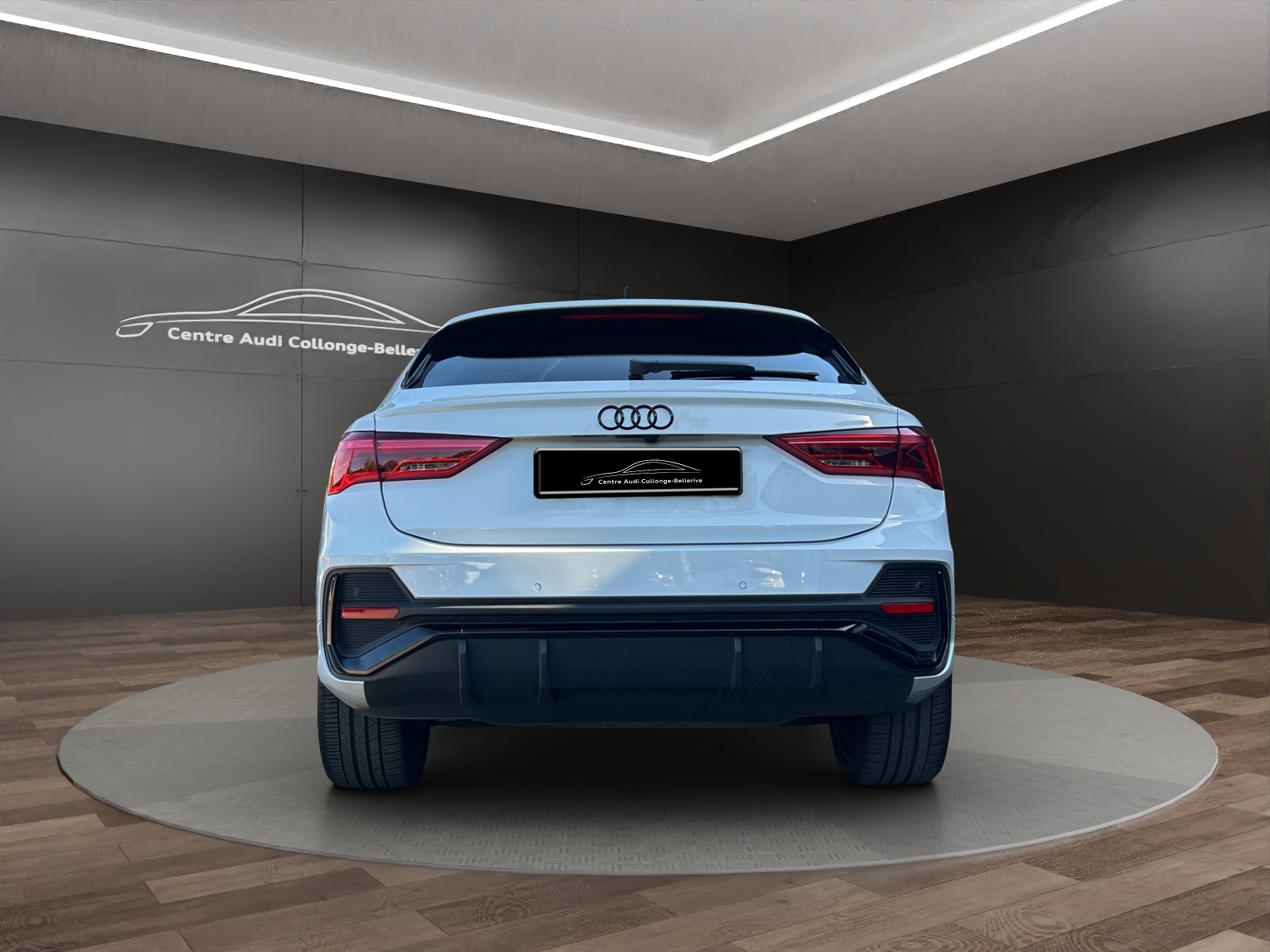 AUDI Q3 Sportback 45 TFSI e S-tronic-image-4