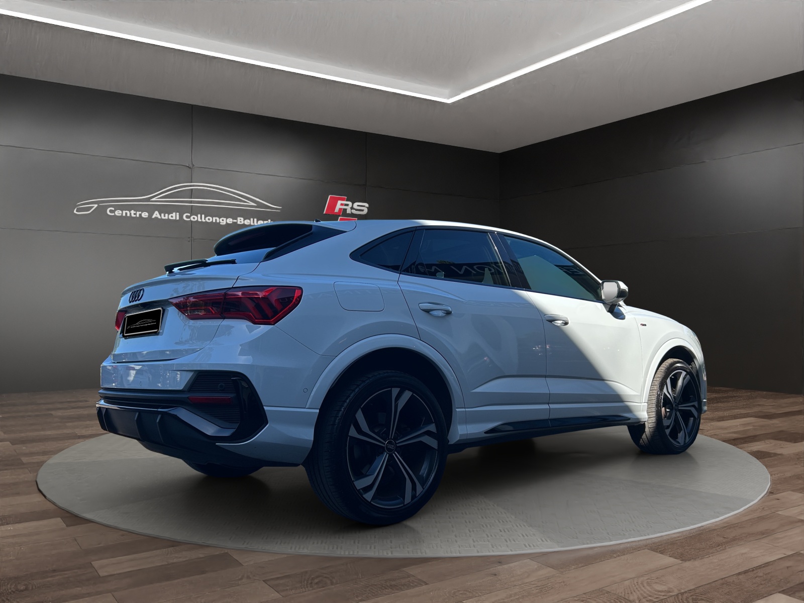 AUDI Q3 Sportback 45 TFSI e S-tronic-image-5