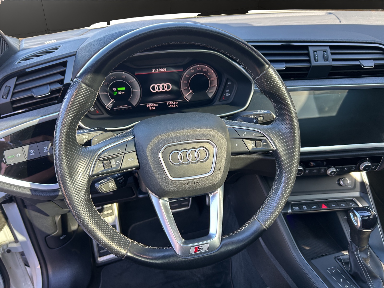 AUDI Q3 Sportback 45 TFSI e S-tronic-image-9