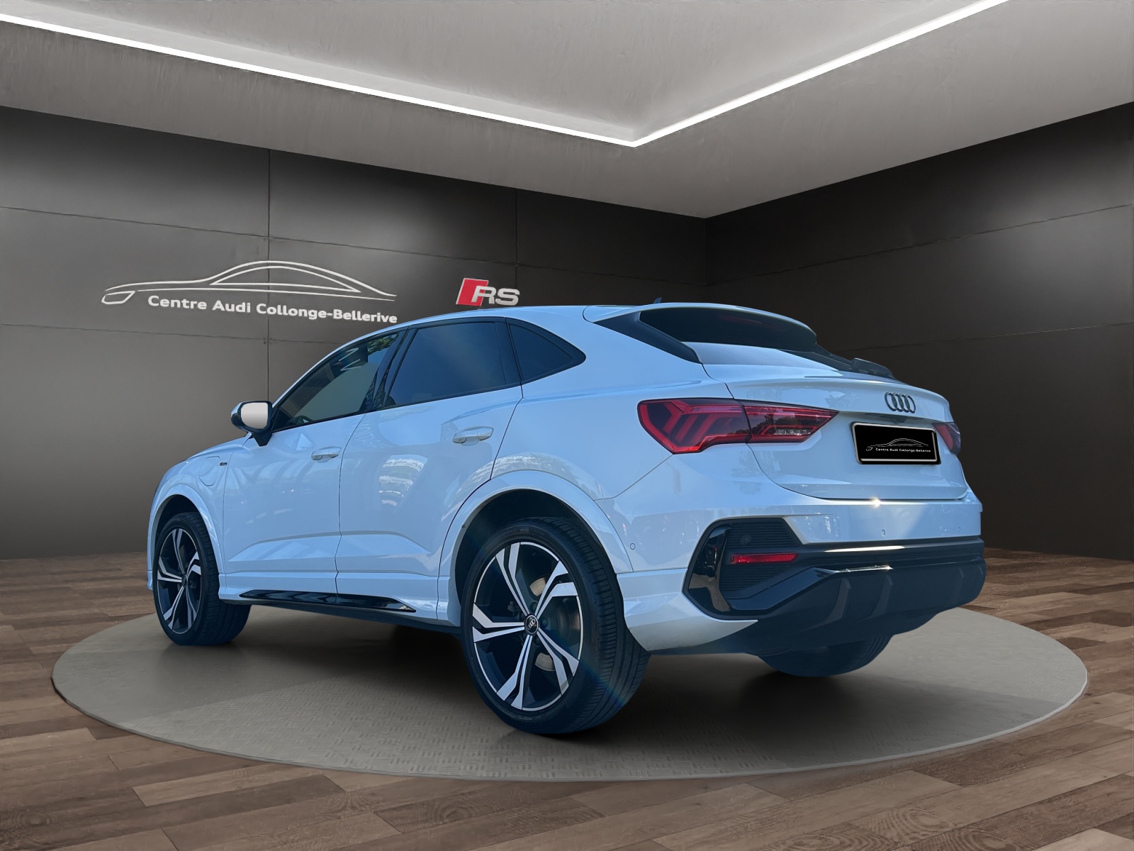 AUDI Q3 Sportback 45 TFSI e S-tronic-showroom-element-3