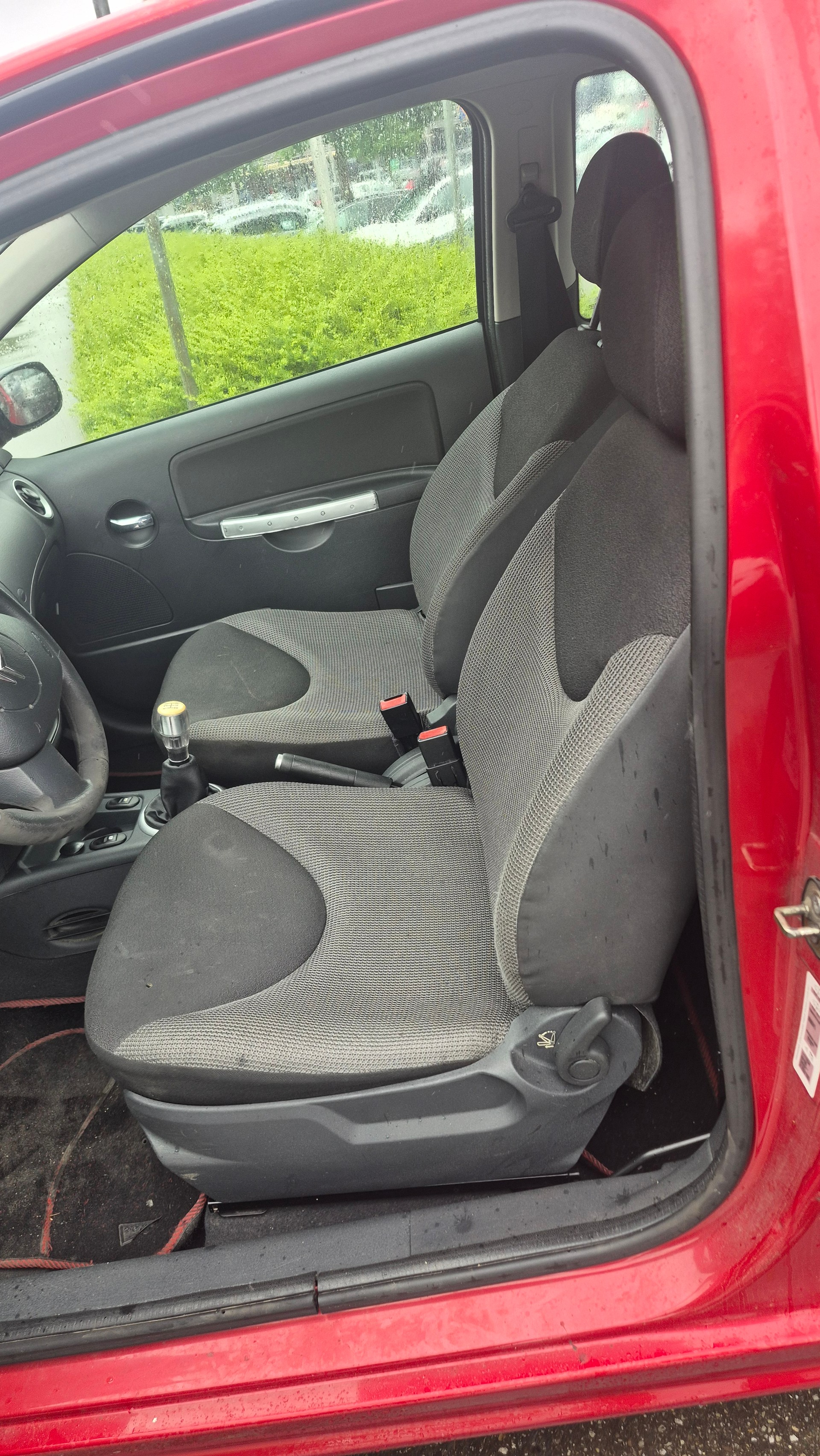 CITROEN C2 1.4i Exclusive-image-8