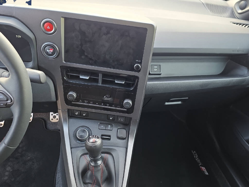 TOYOTA GR Yaris 1.6 Turbo Sport 4x4-image-8