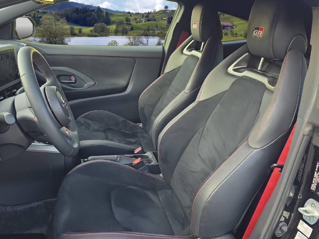 TOYOTA GR Yaris 1.6 Turbo Sport 4x4-image-5