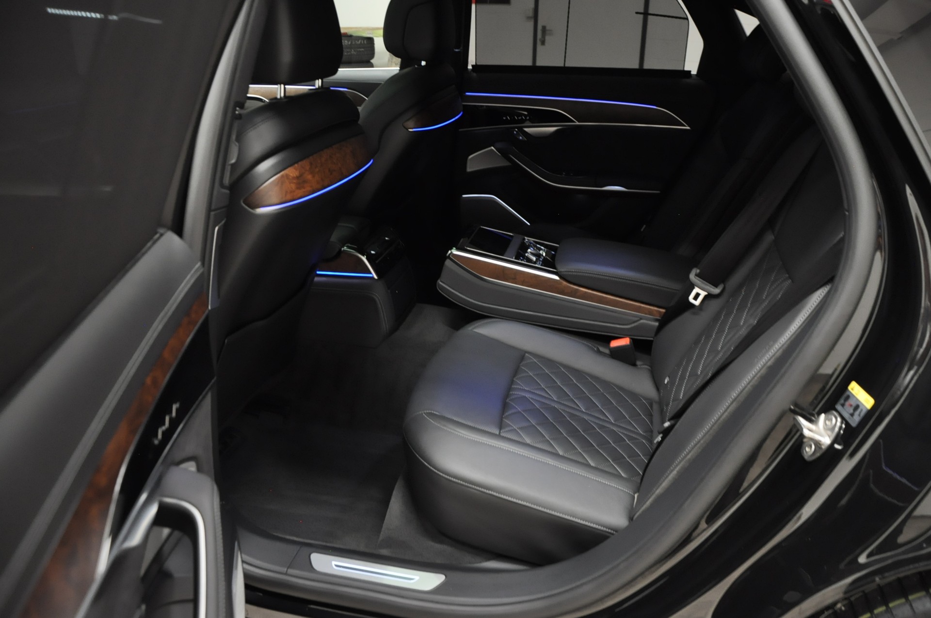 AUDI A8 50 TDI Long quattro tiptronic-image-19