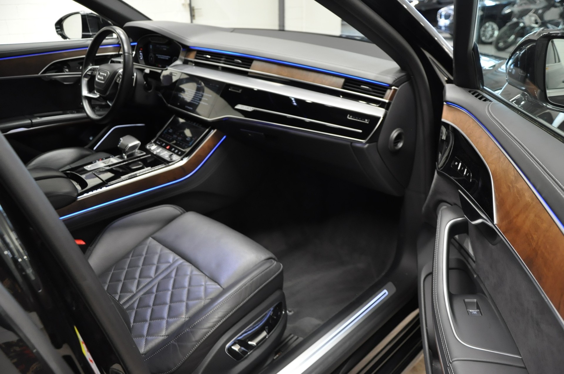 AUDI A8 50 TDI Long quattro tiptronic-image-13