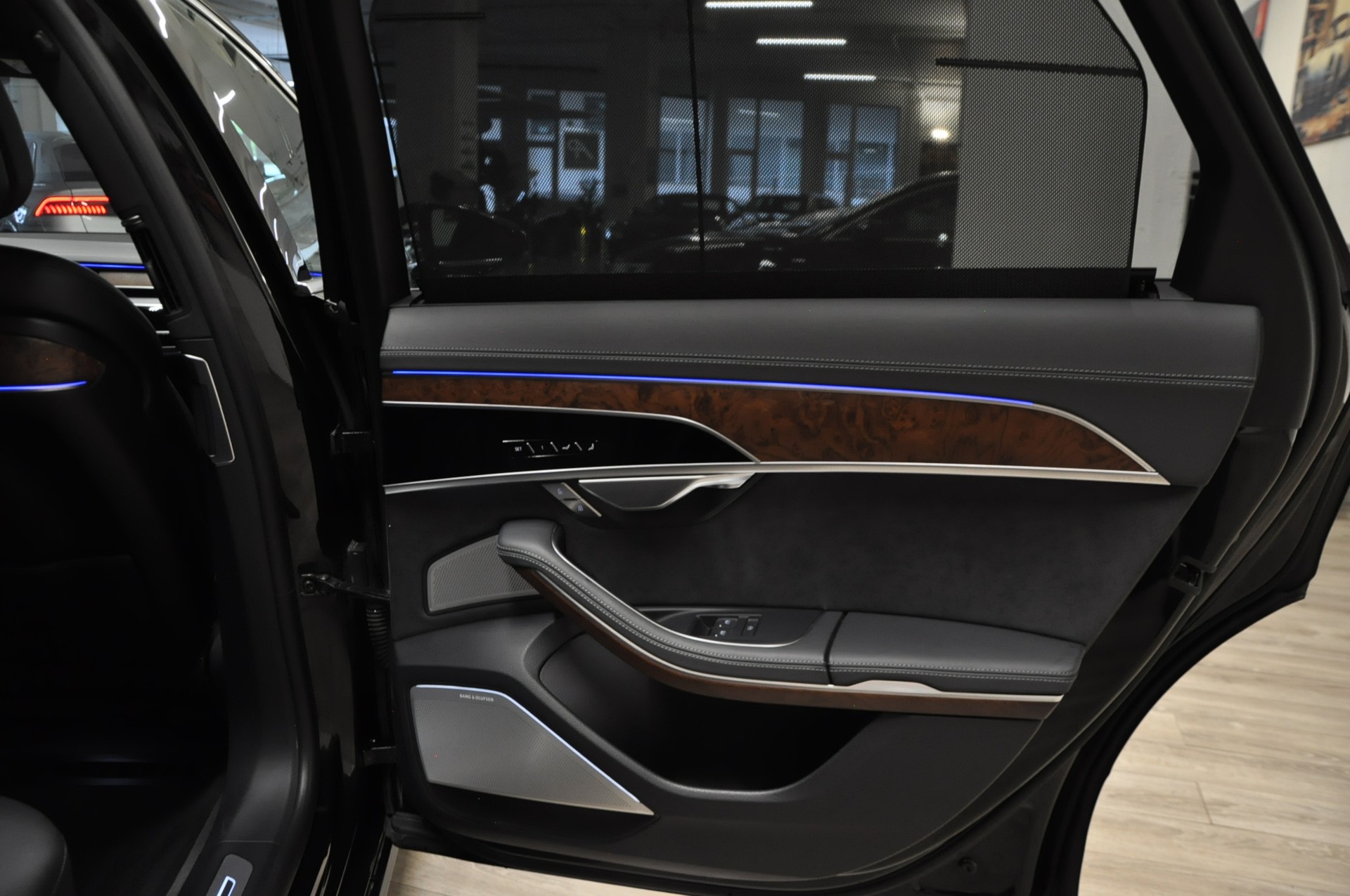 AUDI A8 50 TDI Long quattro tiptronic-image-18