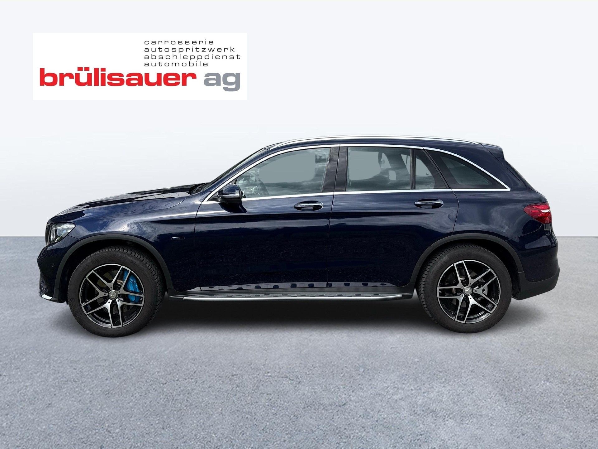 MERCEDES-BENZ GLC 350 e AMG Line 4m-showroom-element-1