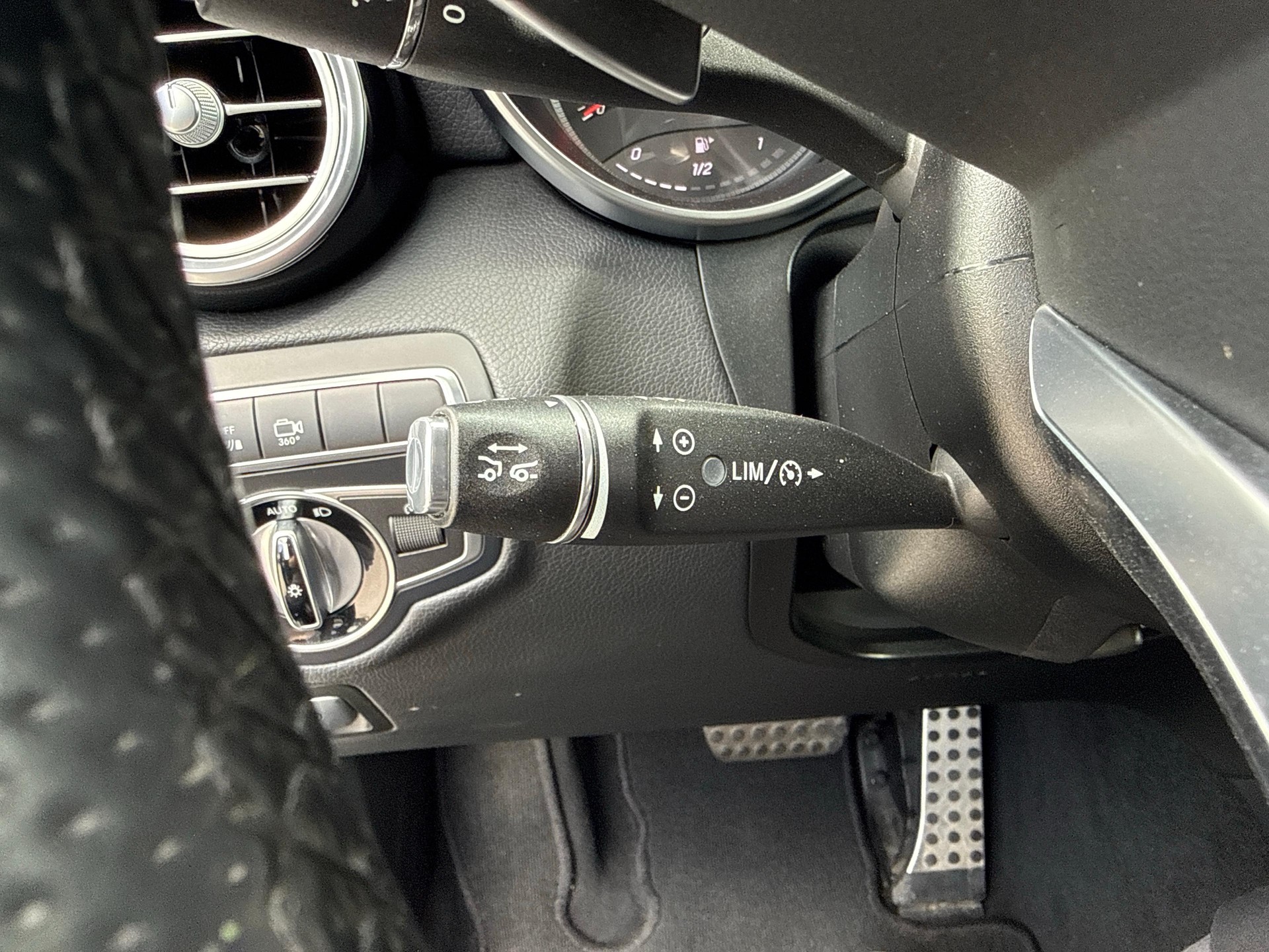 MERCEDES-BENZ GLC 350 e AMG Line 4m-image-15