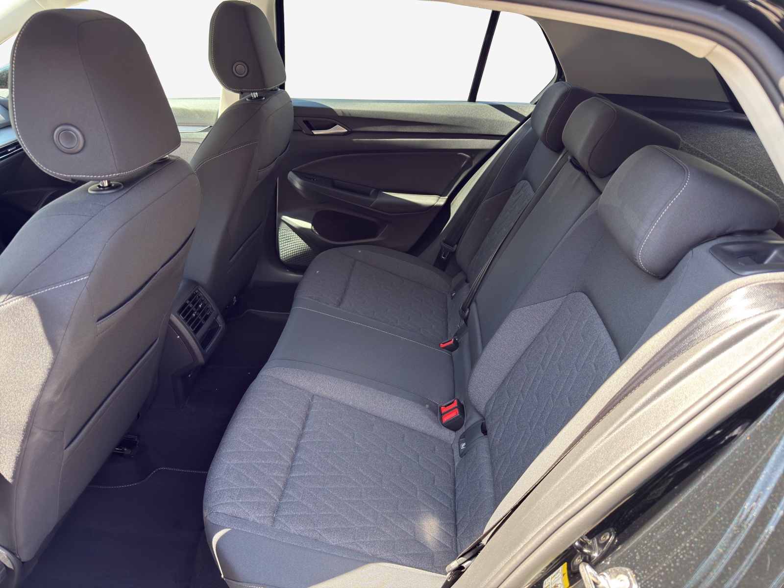 VW Golf 1.5 e TSI mHEV United DSG-image-11