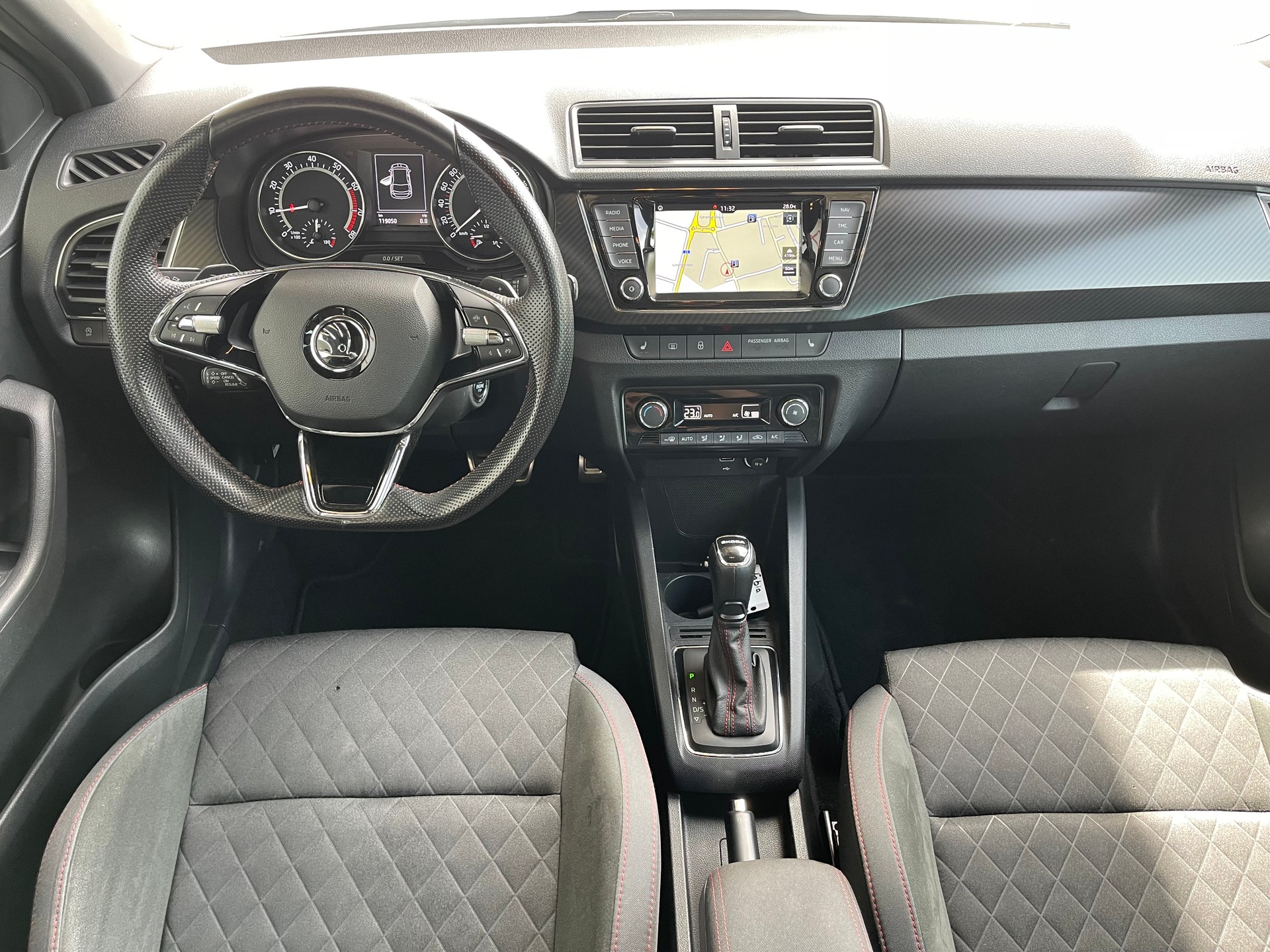 SKODA Fabia 1.0 TSI Monte Carlo DSG-image-11