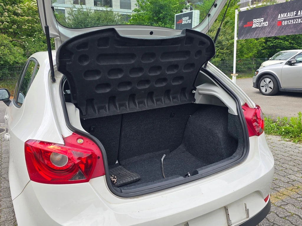 SEAT Ibiza 1.4 Style-image-7