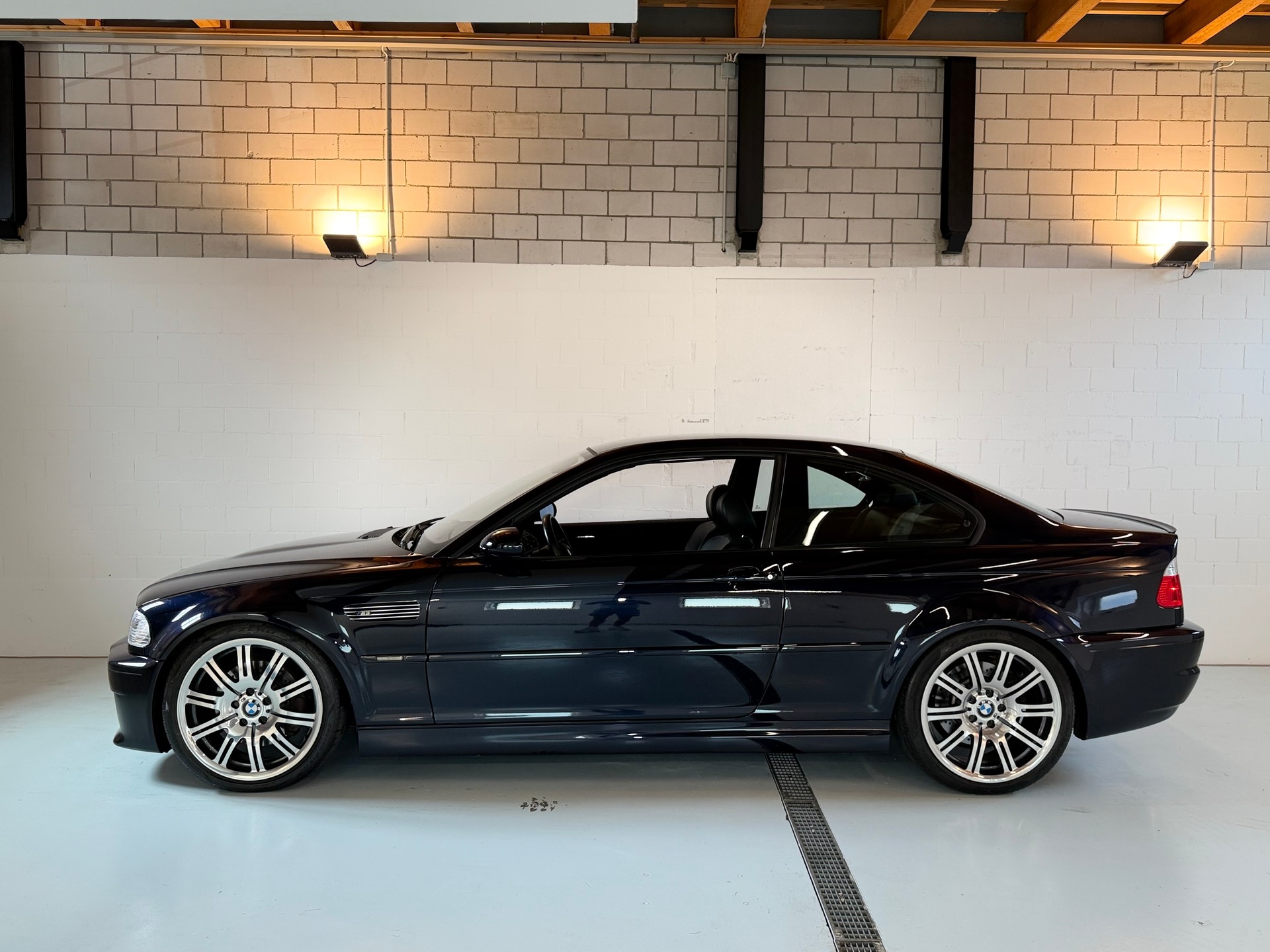 BMW M3 Coupé-showroom-element-3