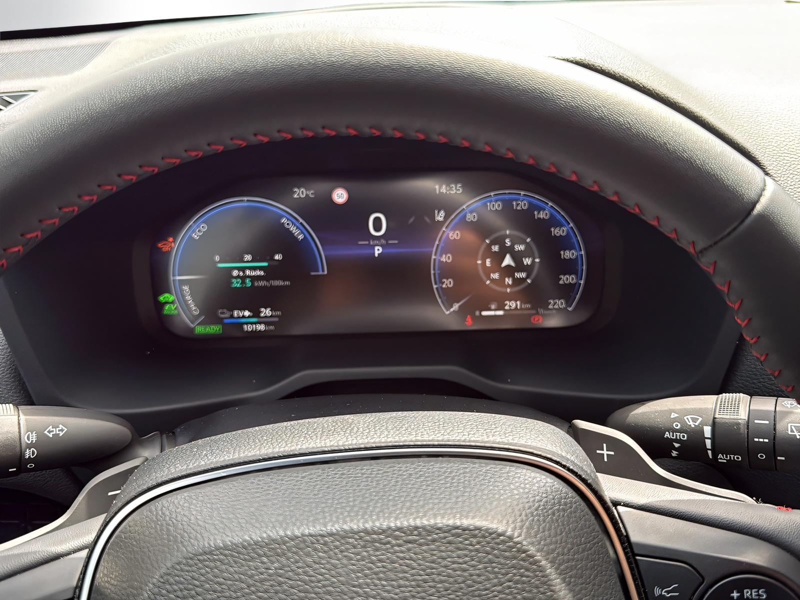 TOYOTA RAV4 2.5 Plug-In-Hybrid Platinum-image-11