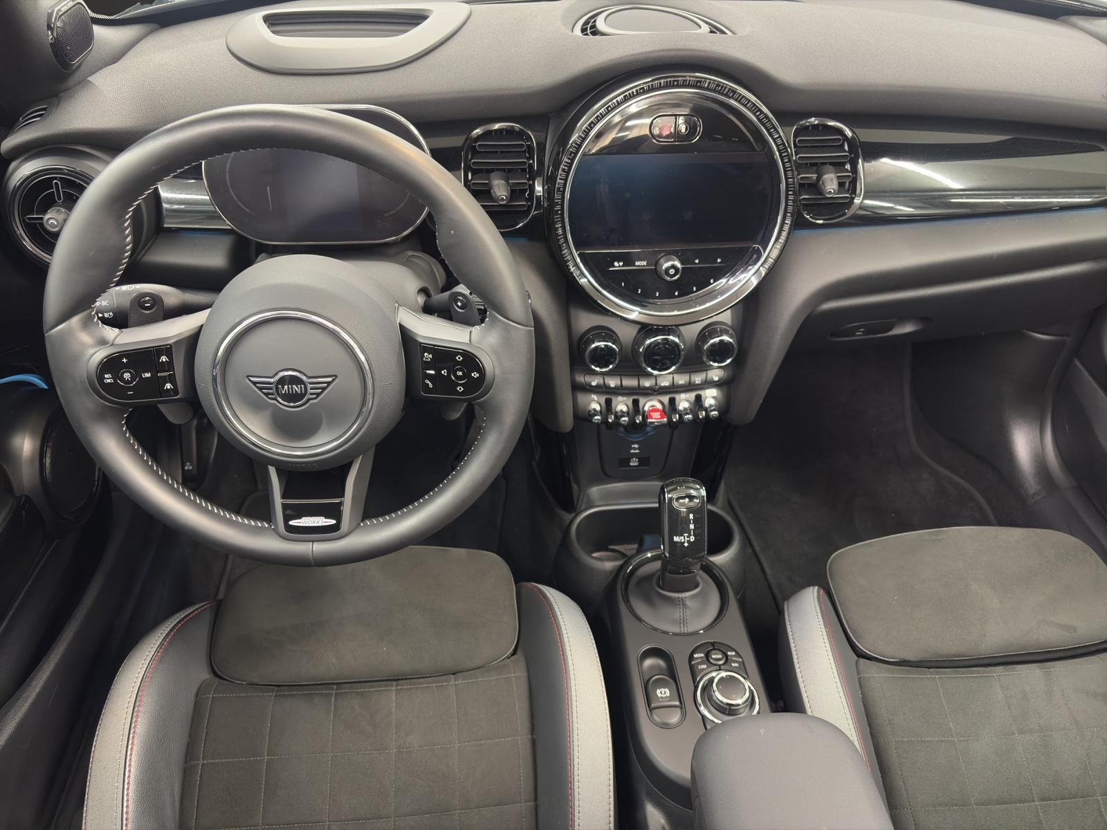 MINI Cabrio John Cooper Works-image-7
