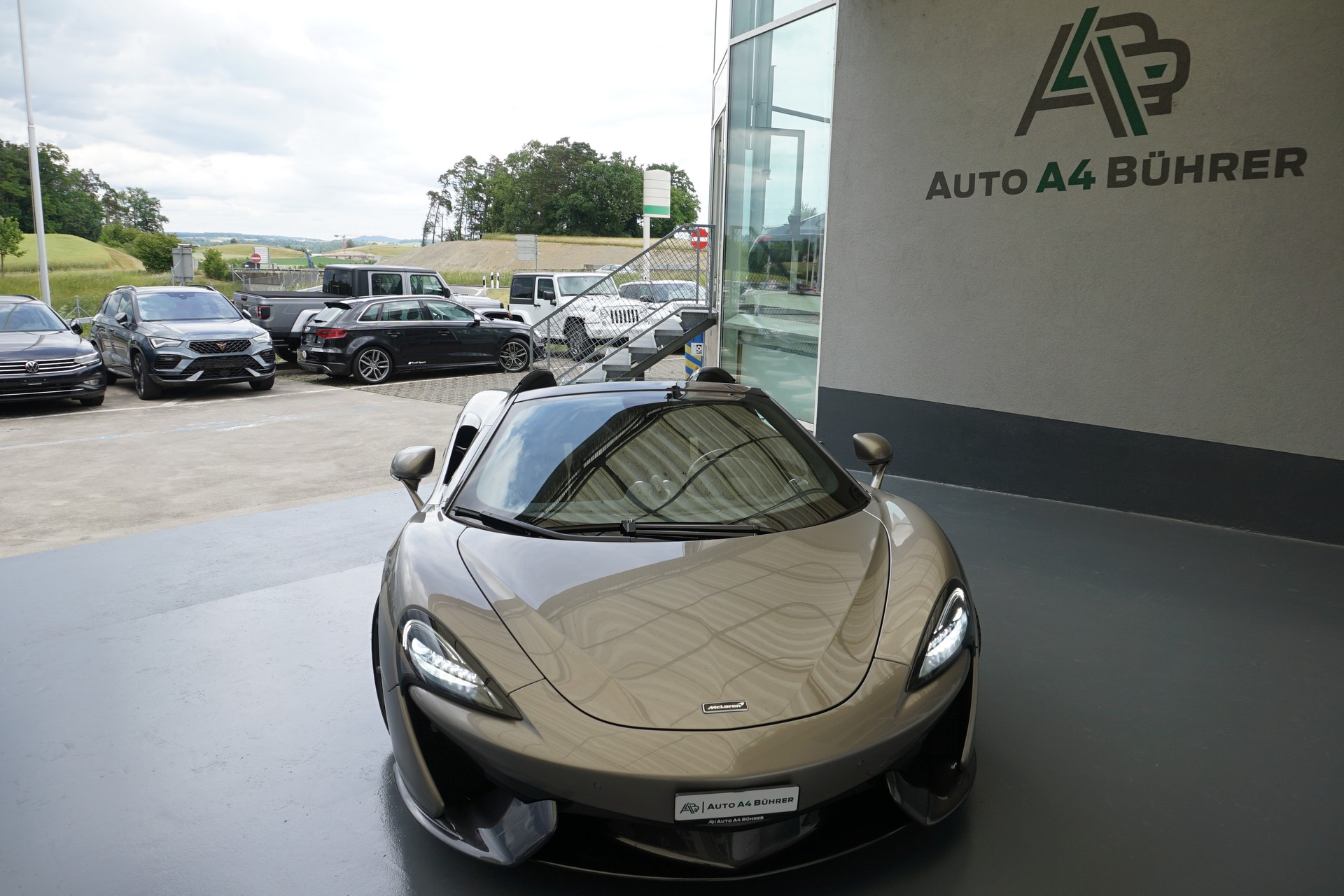 McLAREN 570S Spider 3.8 V8 570PS-showroom-element-3