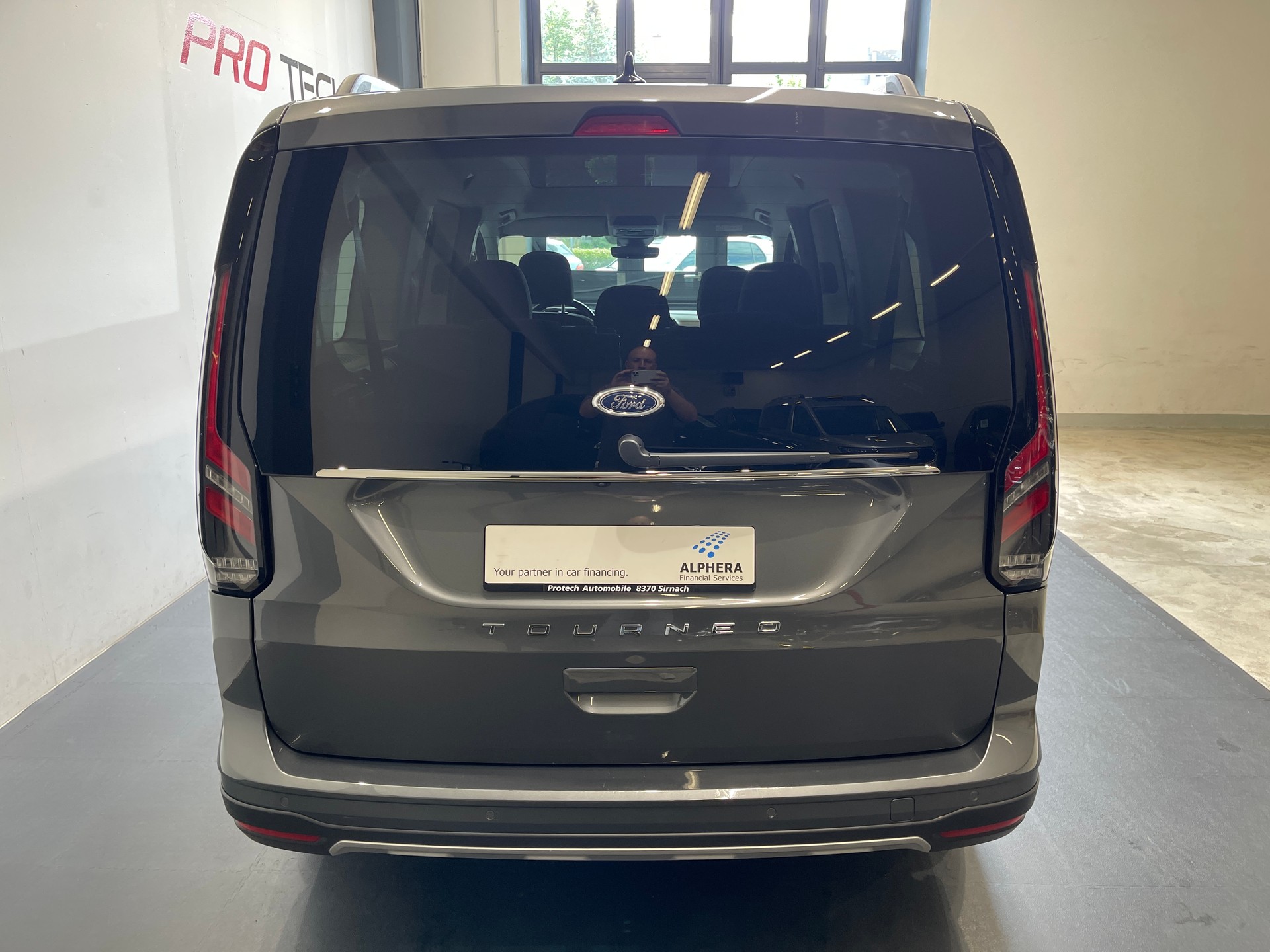 FORD Grand Tourneo Connect 2.0 EcoBlue Active Automat *7 PLATZ*-image-6