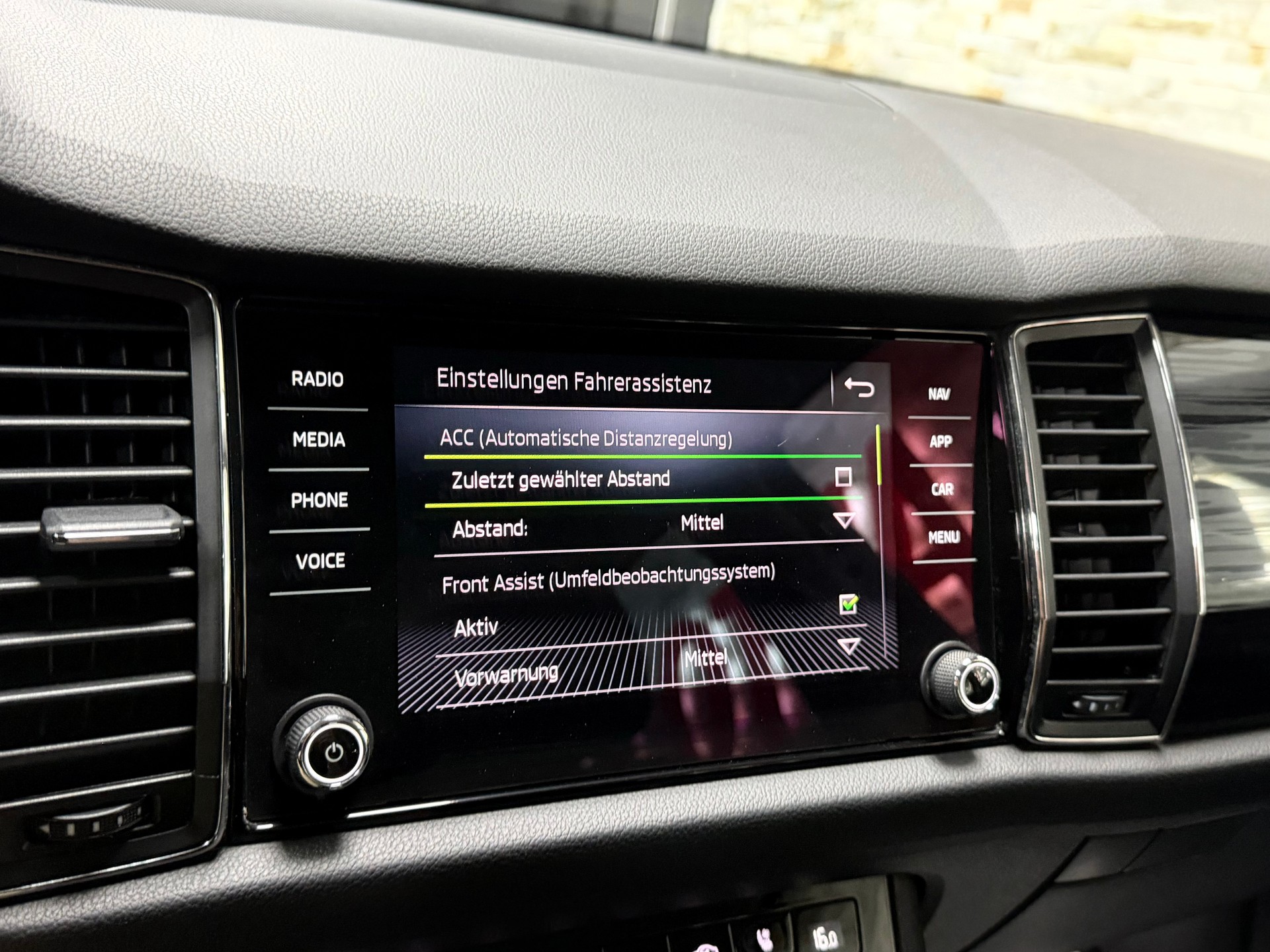 SKODA Kodiaq 2.0 TDI CR Ambition 4x4 DSG-image-22