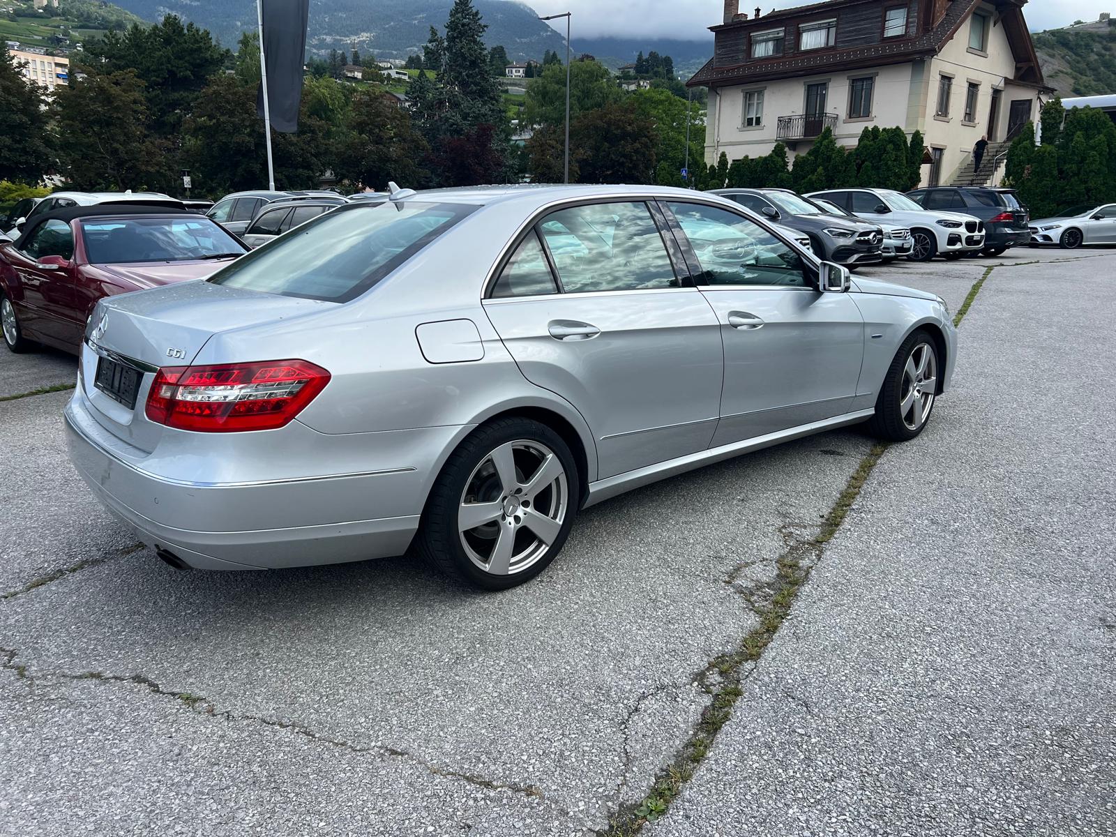 MERCEDES-BENZ E 200 CGI BlueEfficiency Automatic-image-5