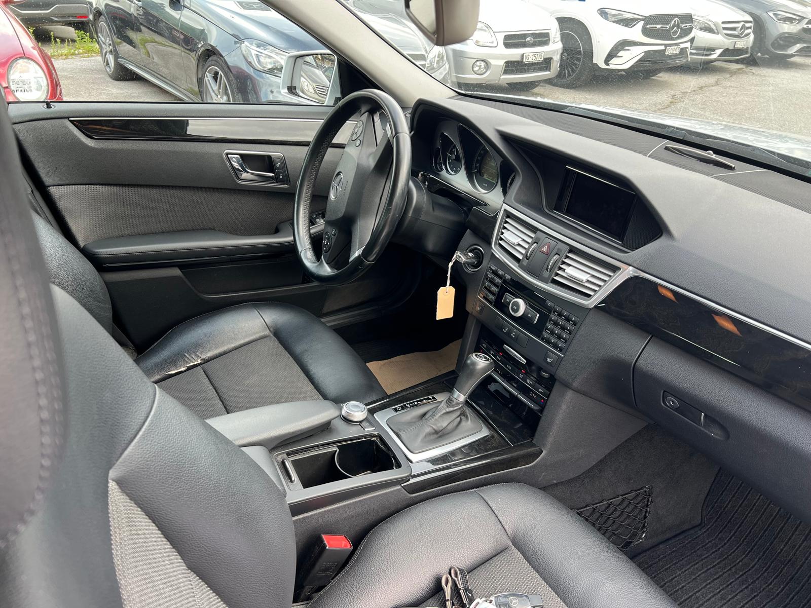 MERCEDES-BENZ E 200 CGI BlueEfficiency Automatic-image-2