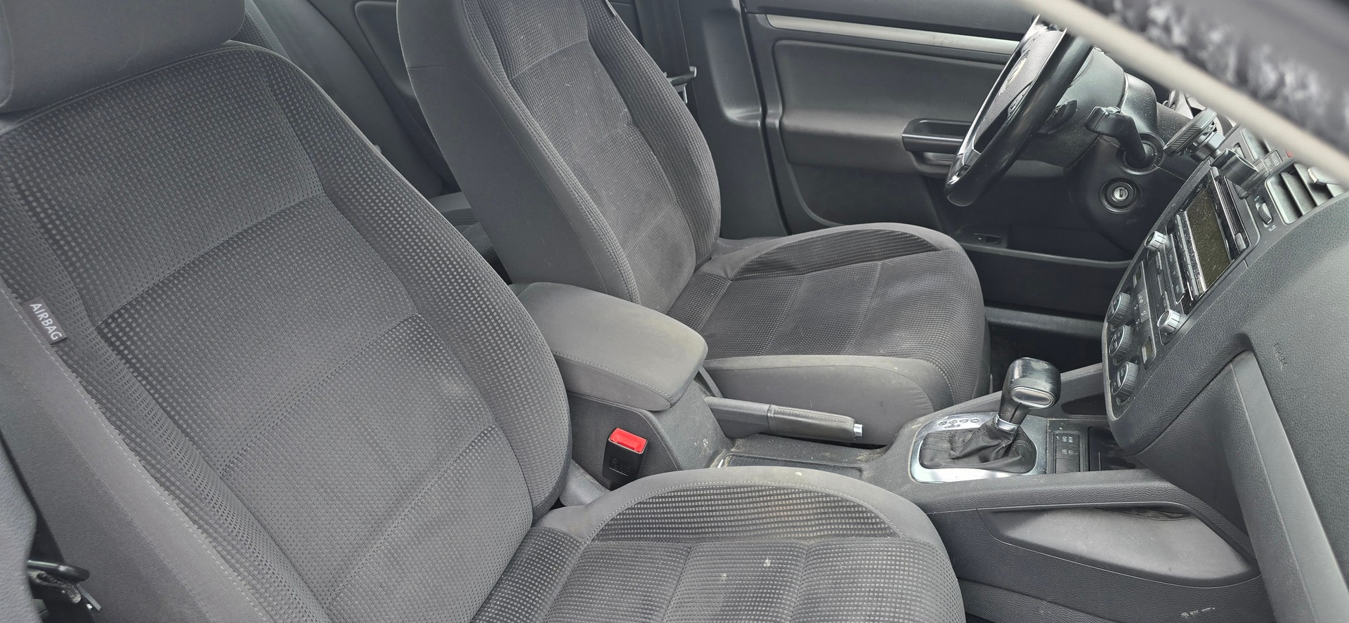 VW Jetta 1.9 TDI Trendline DSG-image-7