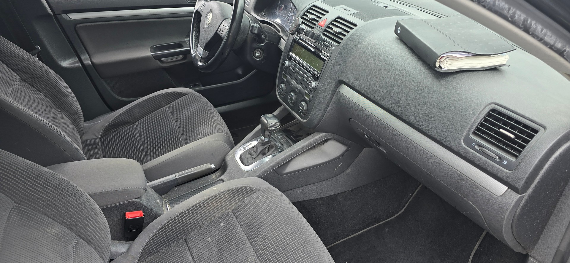VW Jetta 1.9 TDI Trendline DSG-image-6