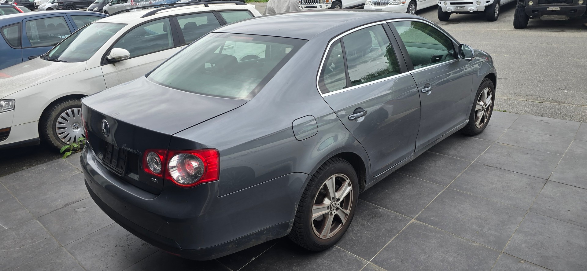 VW Jetta 1.9 TDI Trendline DSG-image-2