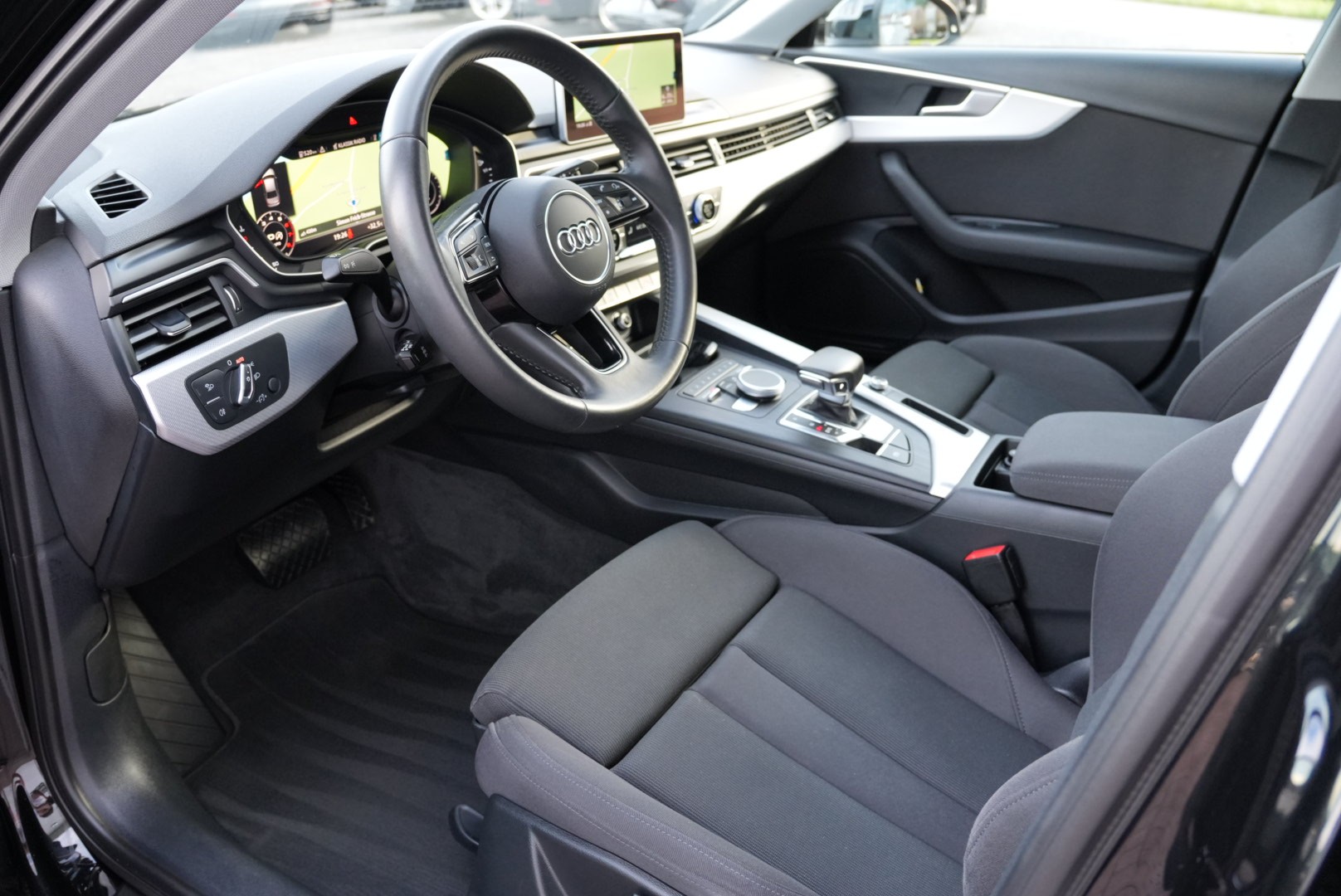 AUDI A4 Limousine 40 TFSI Sport S-tronic (CH)-image-9
