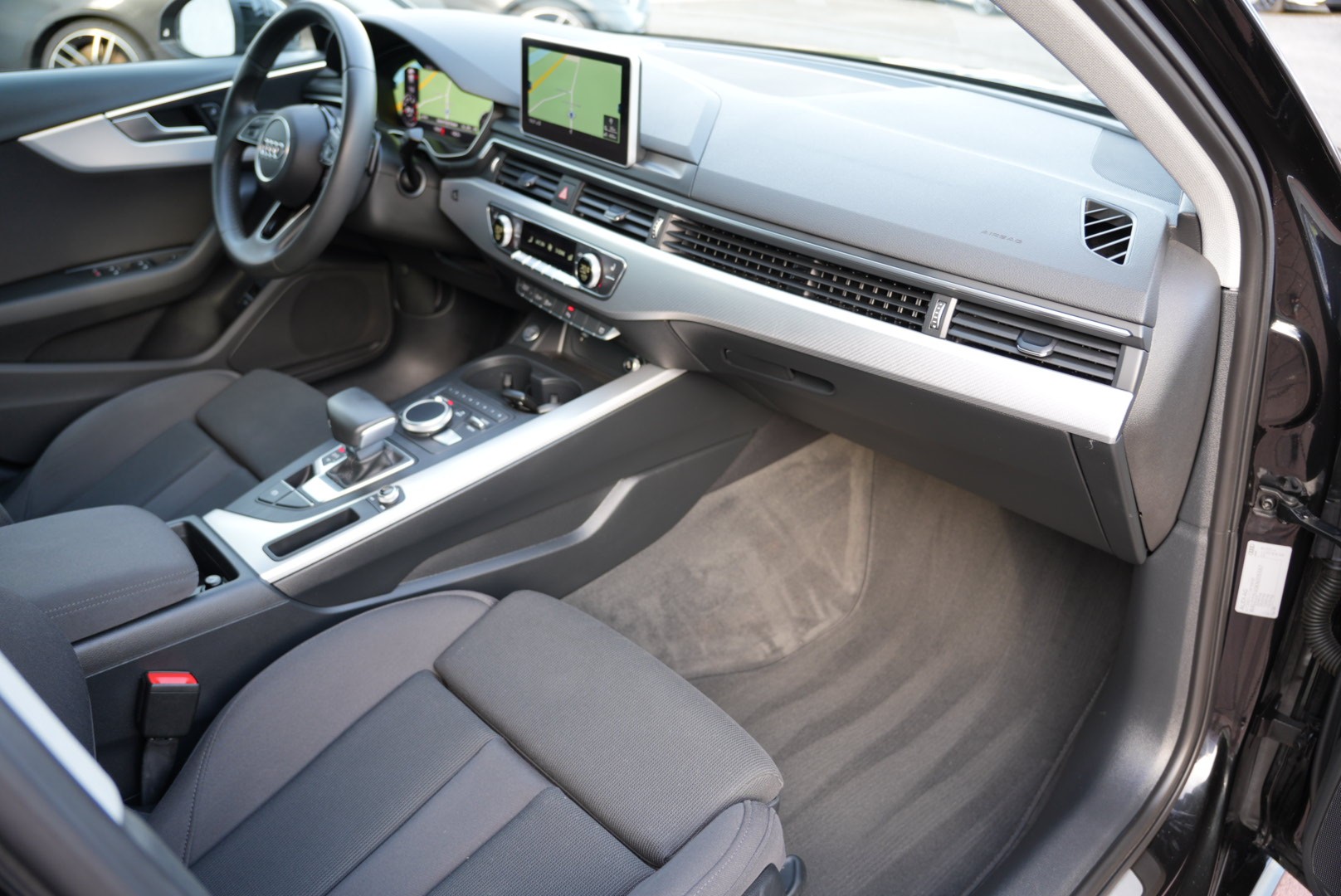 AUDI A4 Limousine 40 TFSI Sport S-tronic (CH)-image-11