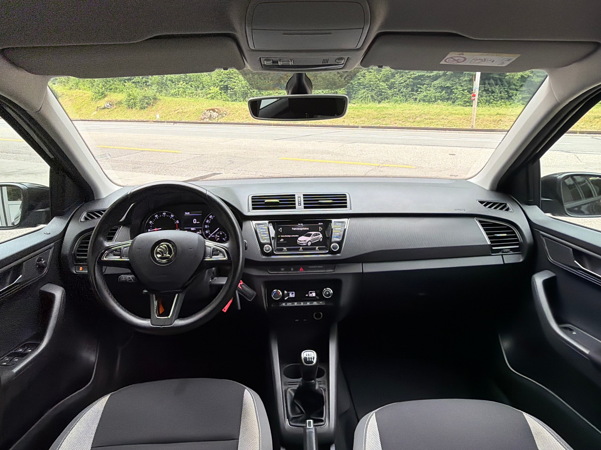 SKODA Fabia 1.0 TSI Ambition-image-5