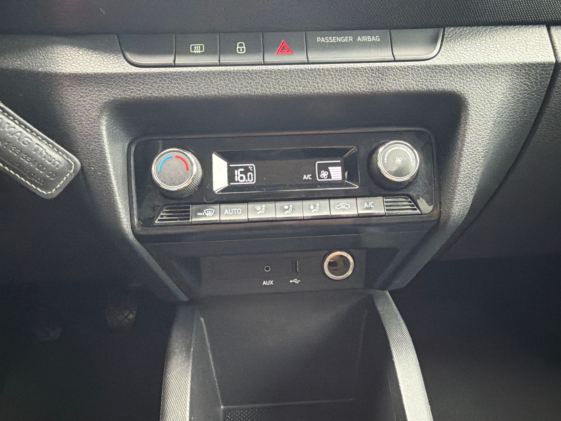 SKODA Fabia 1.0 TSI Ambition-image-10