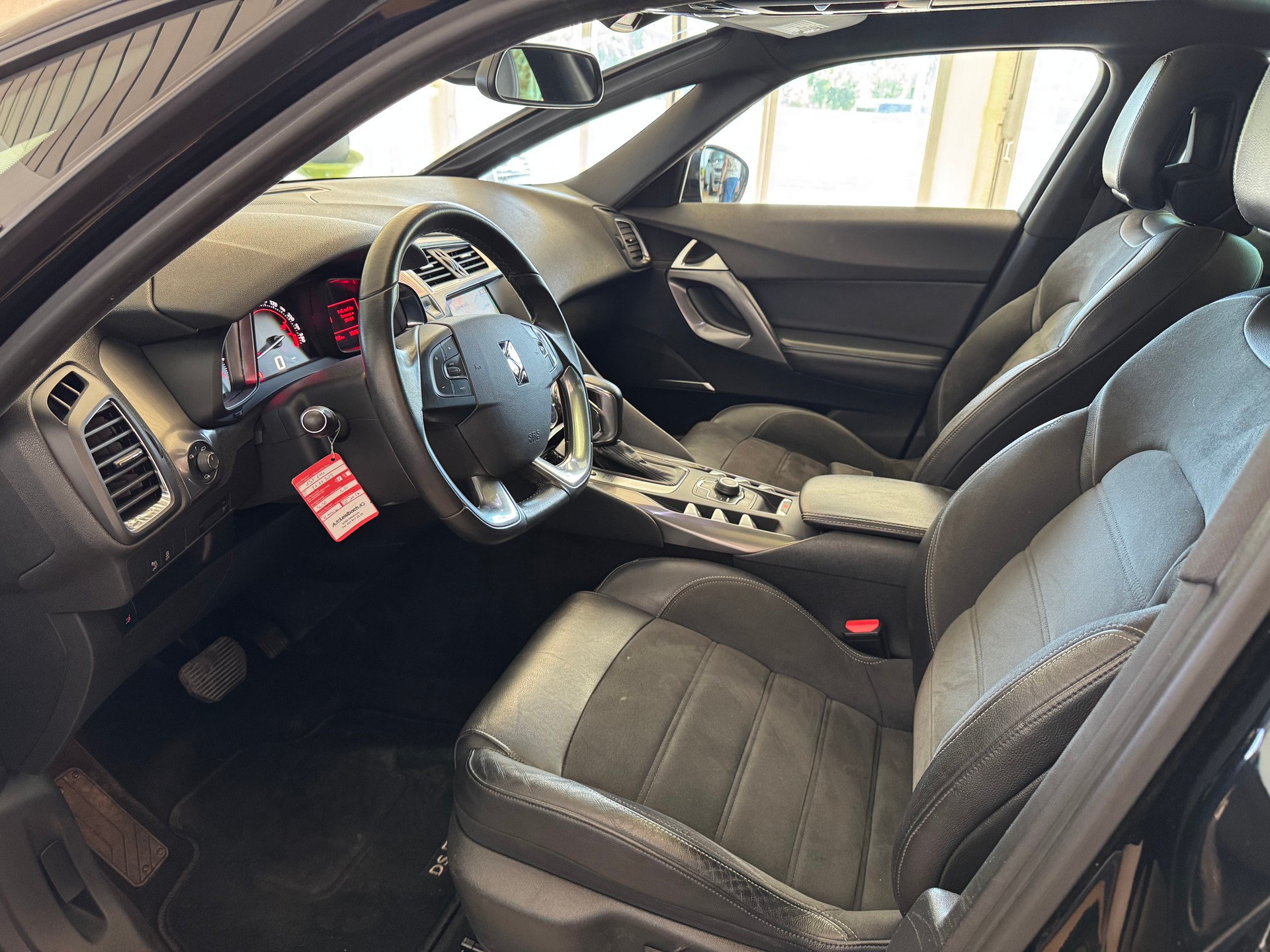 DS AUTOMOBILES DS5 2.0 HDi SO Chic Automatic-image-6