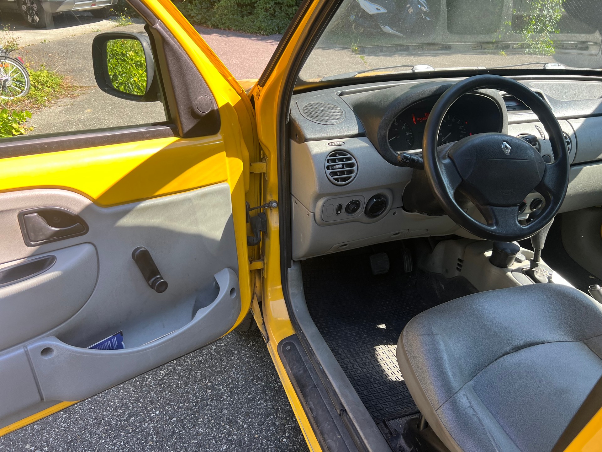 RENAULT Kangoo 1.6 16V A-image-7