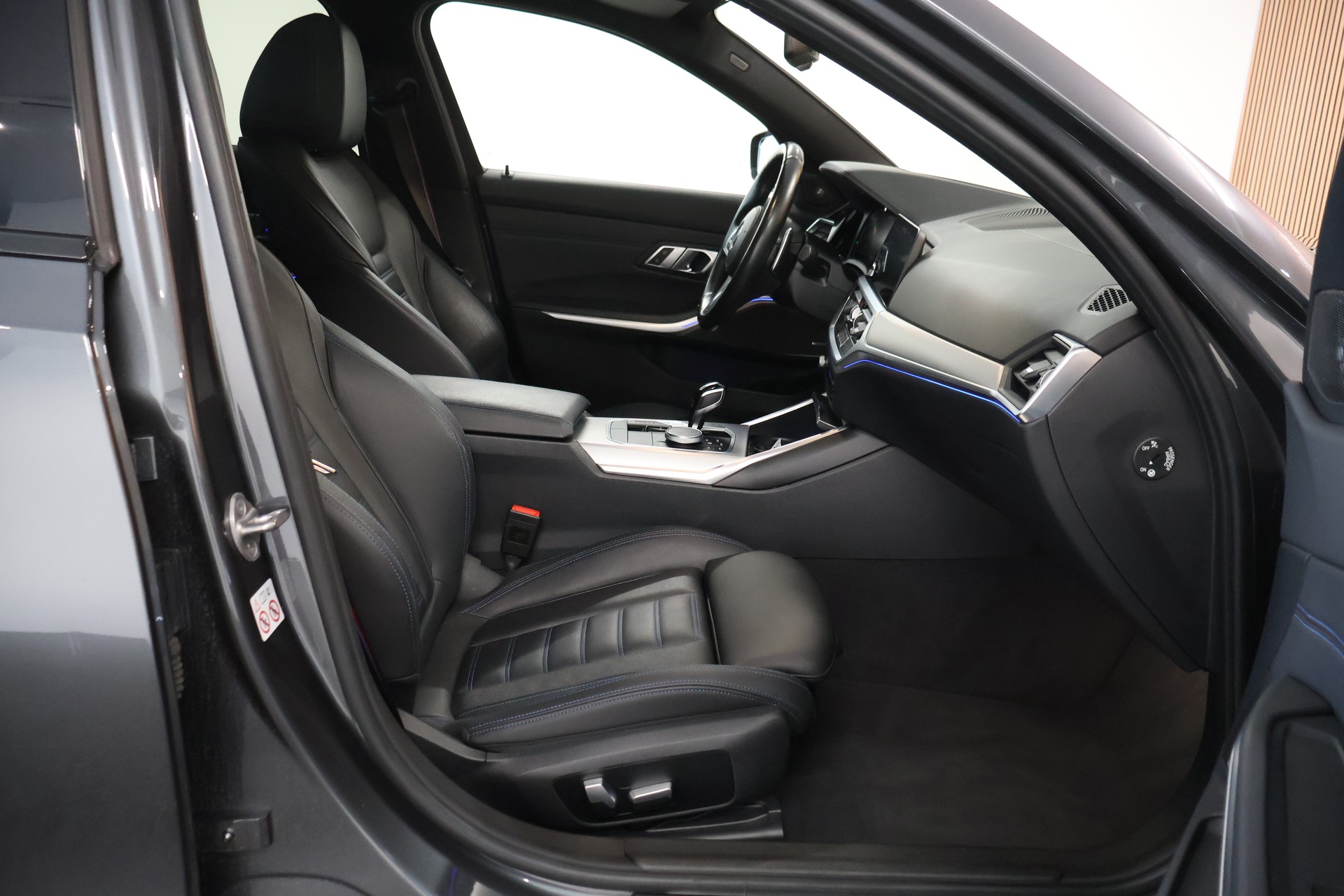 BMW M340i xDrive 48V Steptronic-image-14