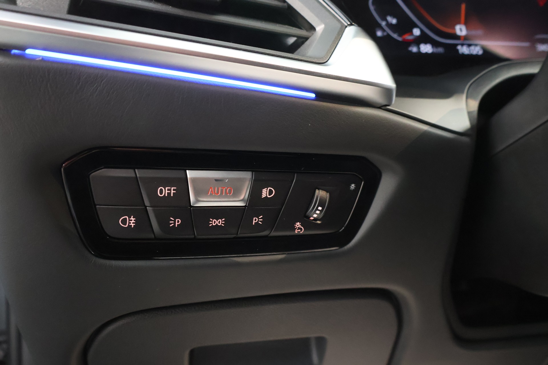 BMW M340i xDrive 48V Steptronic-image-24