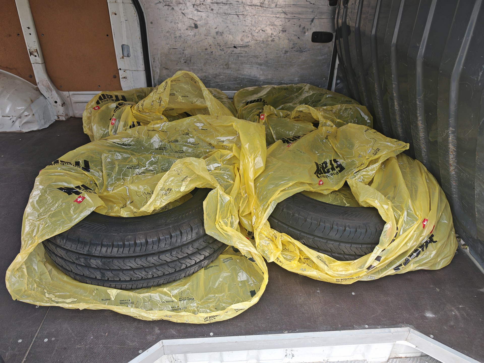 TOYOTA 2.5 D-4D 4x4 LWB-image-15
