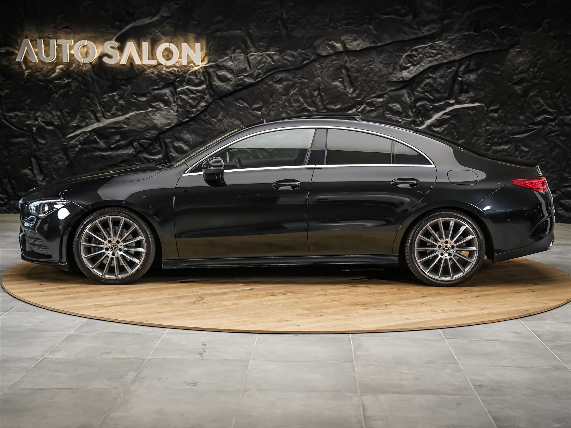 MERCEDES-BENZ CLA 220 AMG Line 7G-DCT 4Matic *Panorama*Standheizung*El. Sitze mit Memory*-showroom-element-2