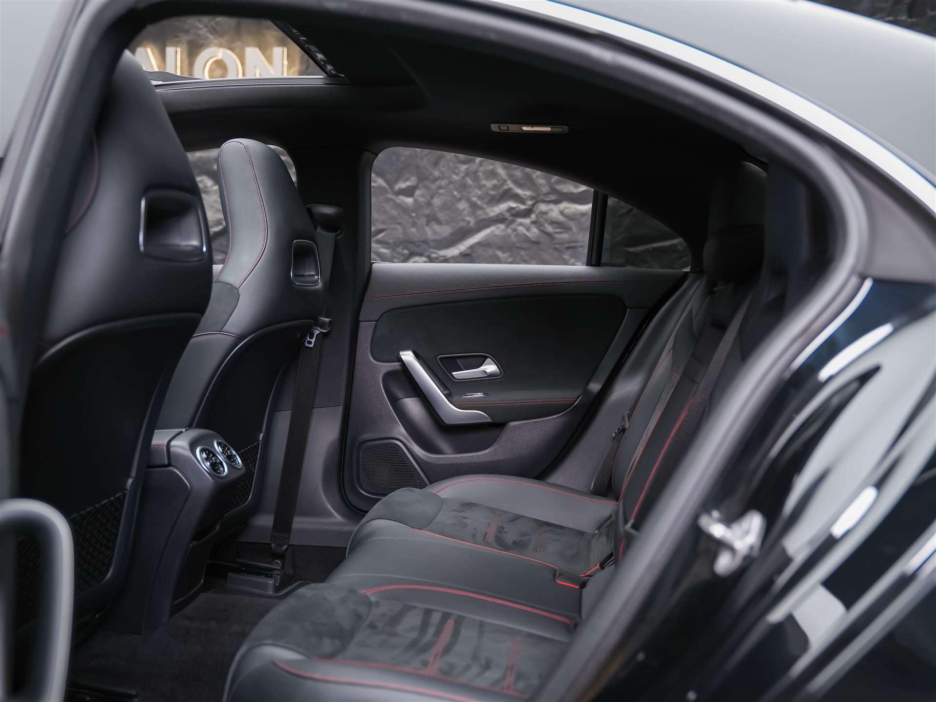 MERCEDES-BENZ CLA 220 AMG Line 7G-DCT 4Matic *Panorama*Standheizung*El. Sitze mit Memory*-image-13