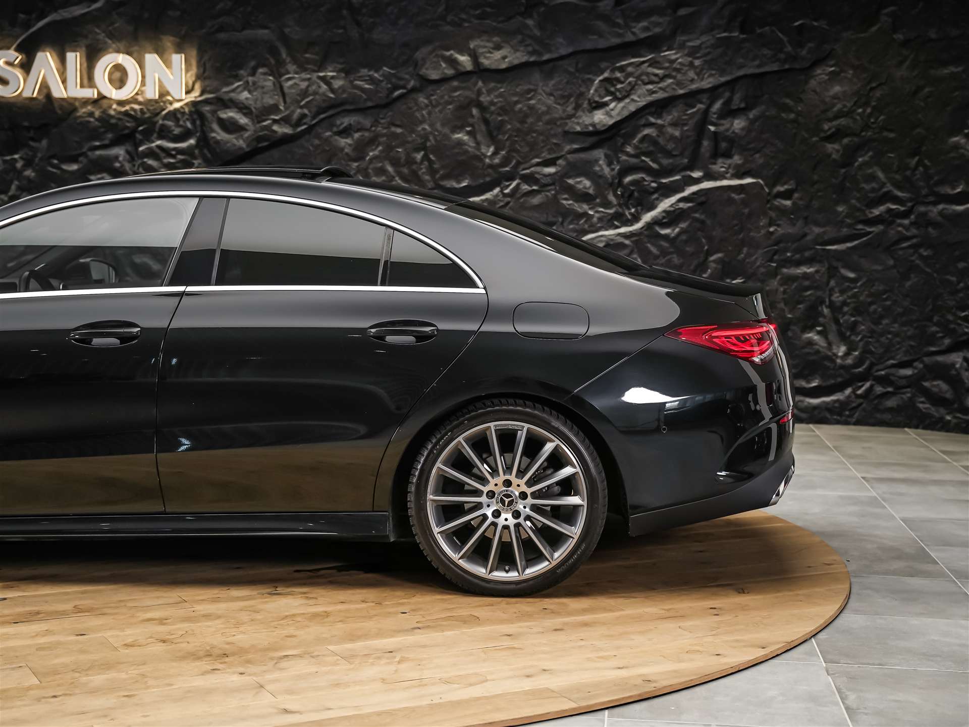 MERCEDES-BENZ CLA 220 AMG Line 7G-DCT 4Matic *Panorama*Standheizung*El. Sitze mit Memory*-image-18