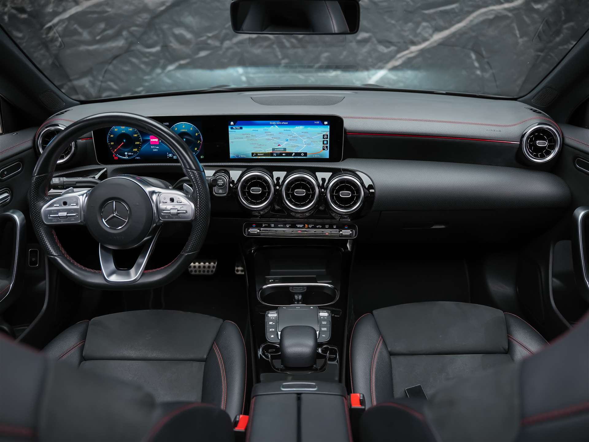 MERCEDES-BENZ CLA 220 AMG Line 7G-DCT 4Matic *Panorama*Standheizung*El. Sitze mit Memory*-image-19